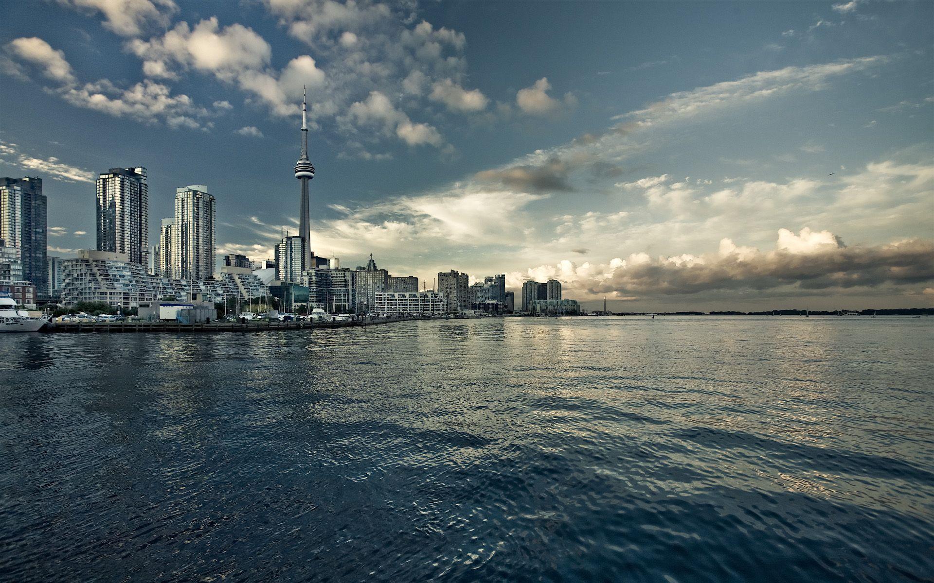 Daily Wallpaper: Toronto Skyline