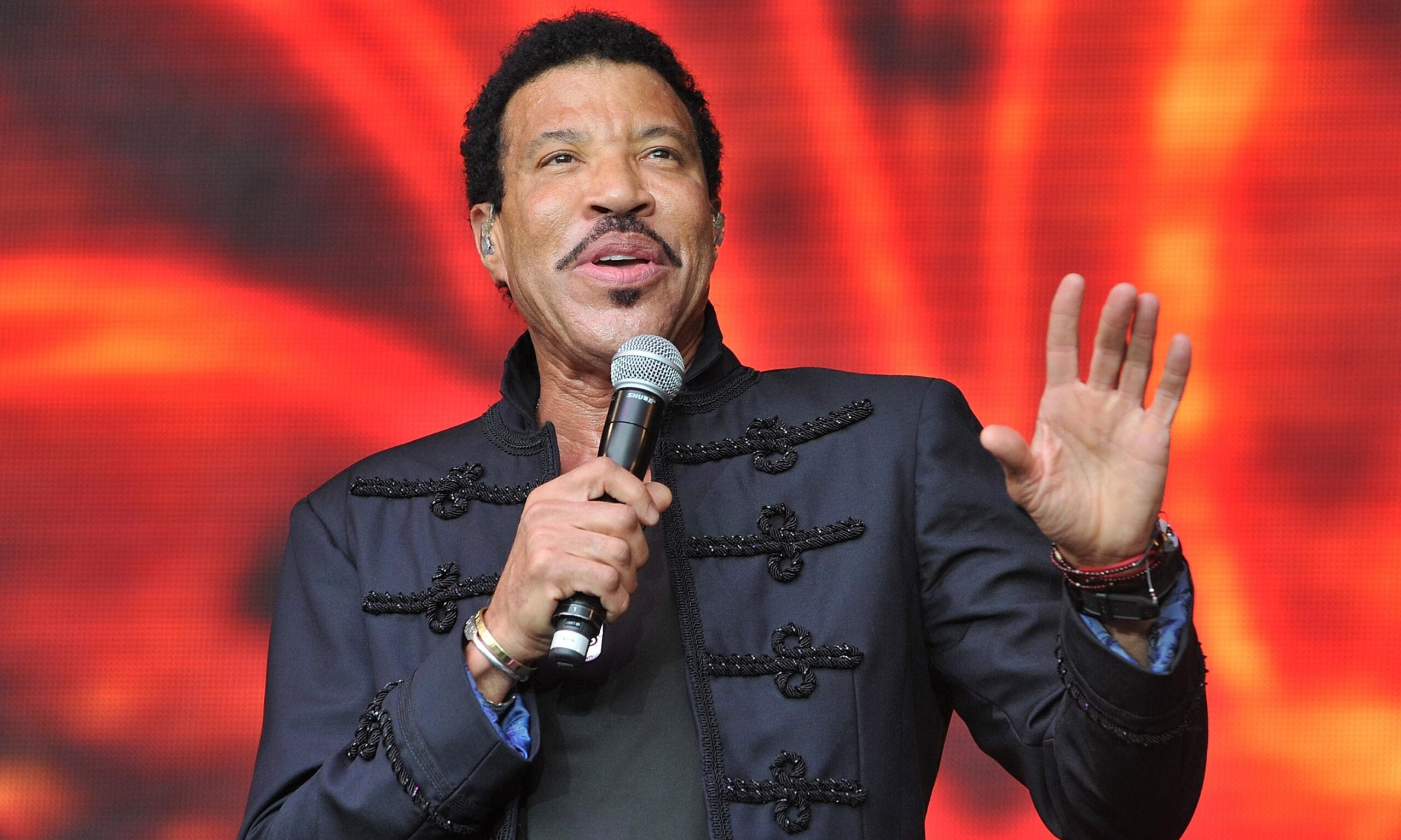 Lionel Richie Wallpapers Image Photos Pictures Backgrounds