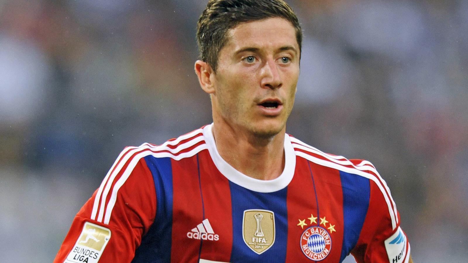 Robert Lewandowski wallpapers HD Facebook cover • iPhones Wallpapers