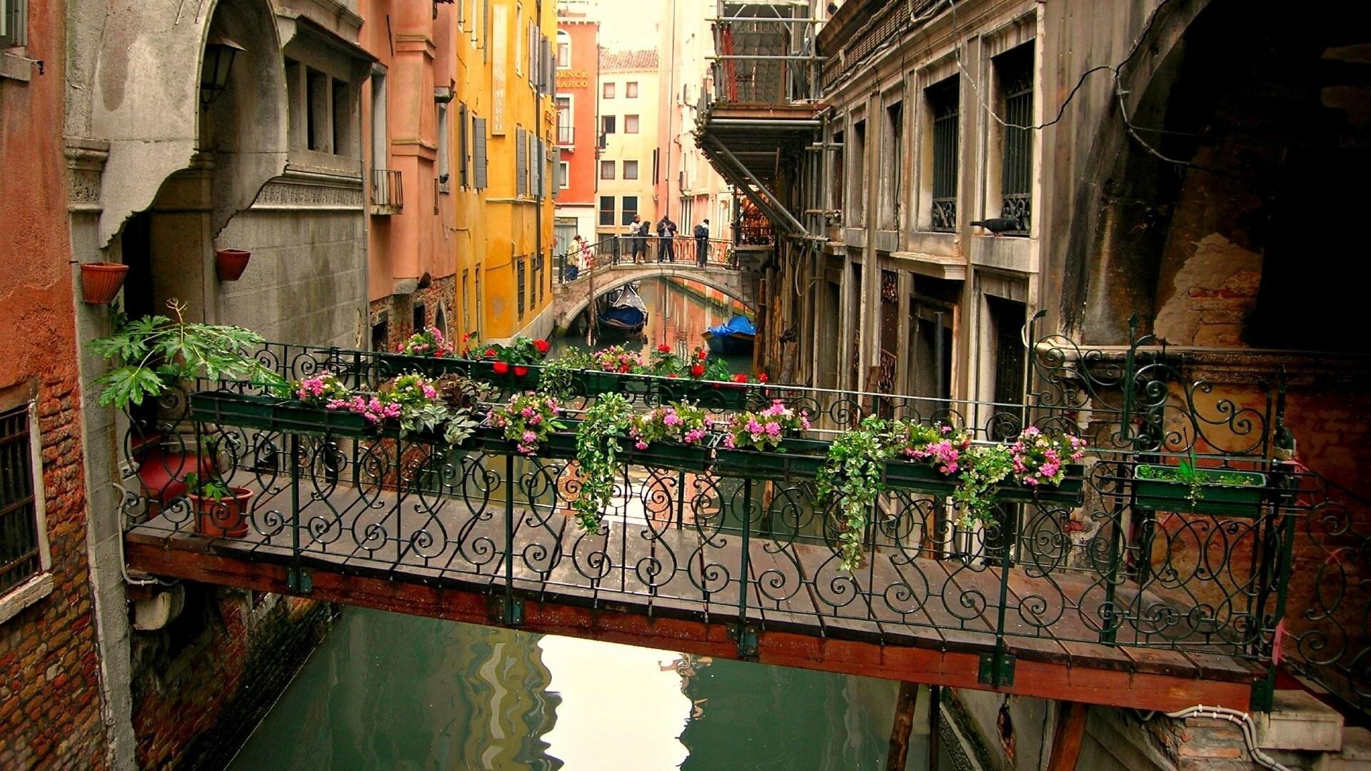 Bridges Over The Canal, Venice HD Wallpapers