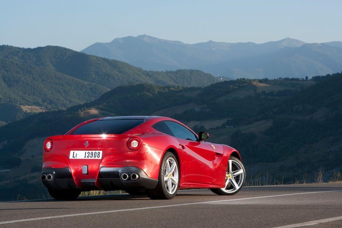 Ferrari F12berlinetta Review, Videos & Galleries