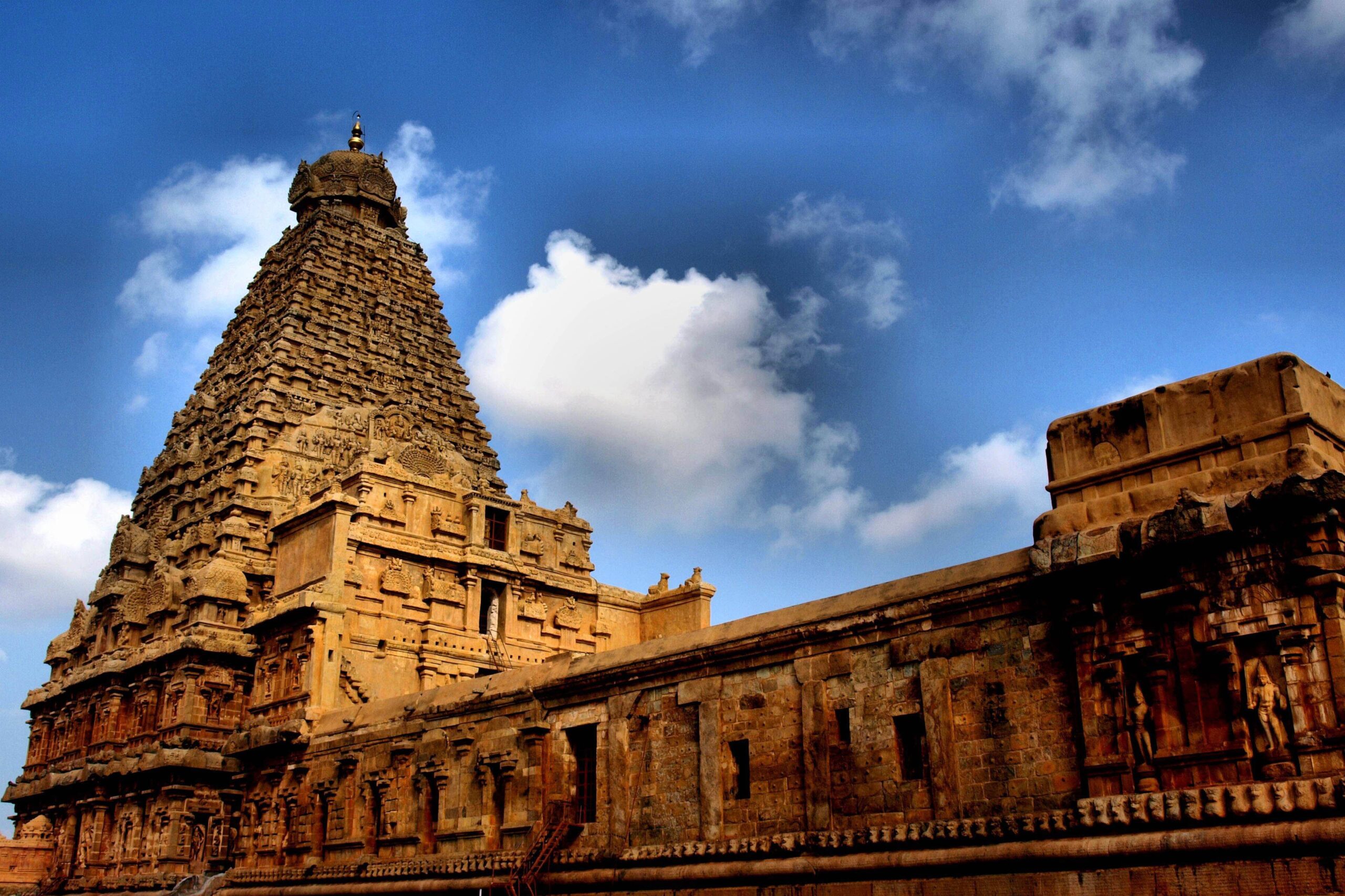 Brihadeeswarar Hindu Temple, India