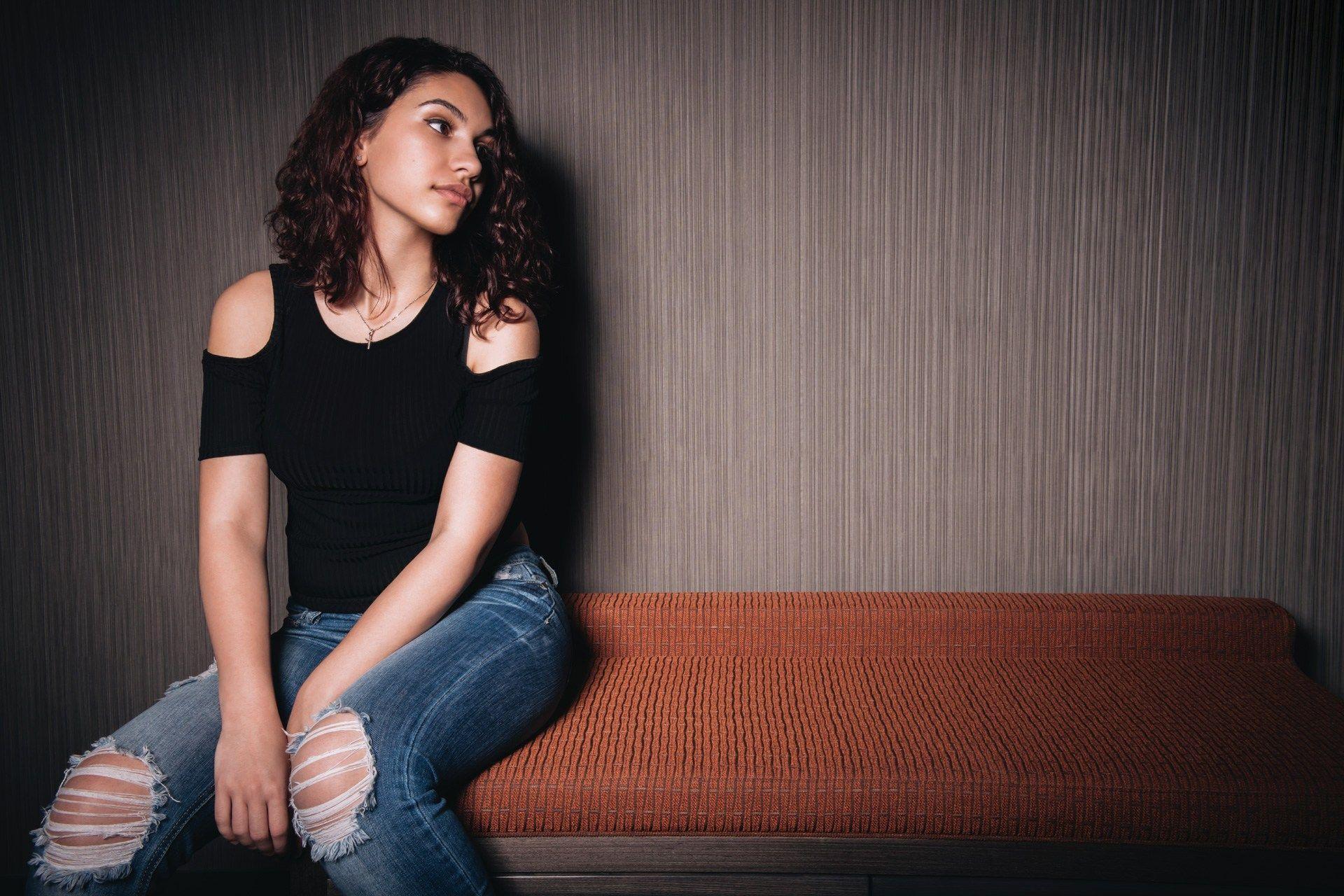 Alessia Cara Wallpapers HD Collection For Free Download