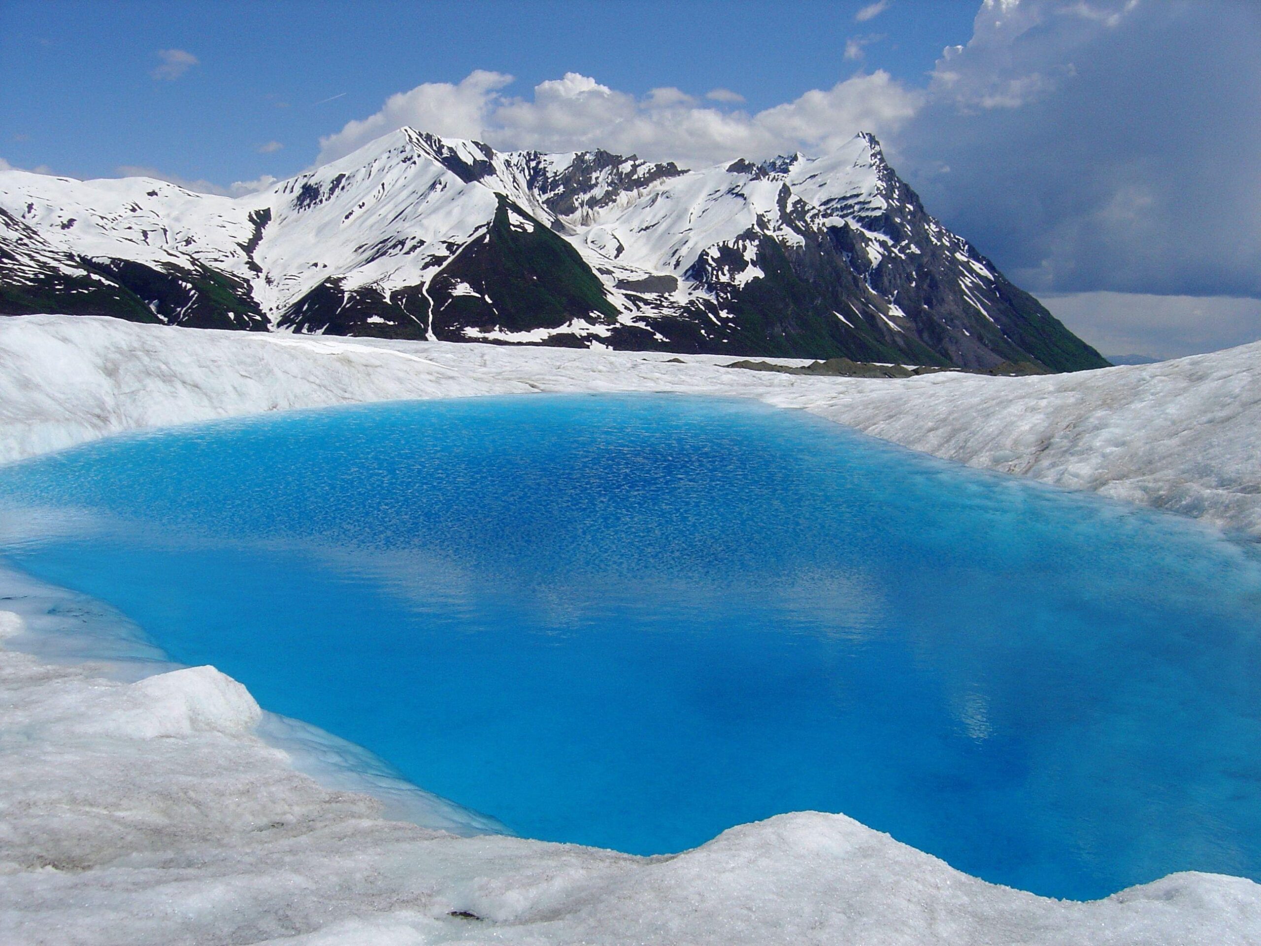 File:Blue glacial pool in Wrangell