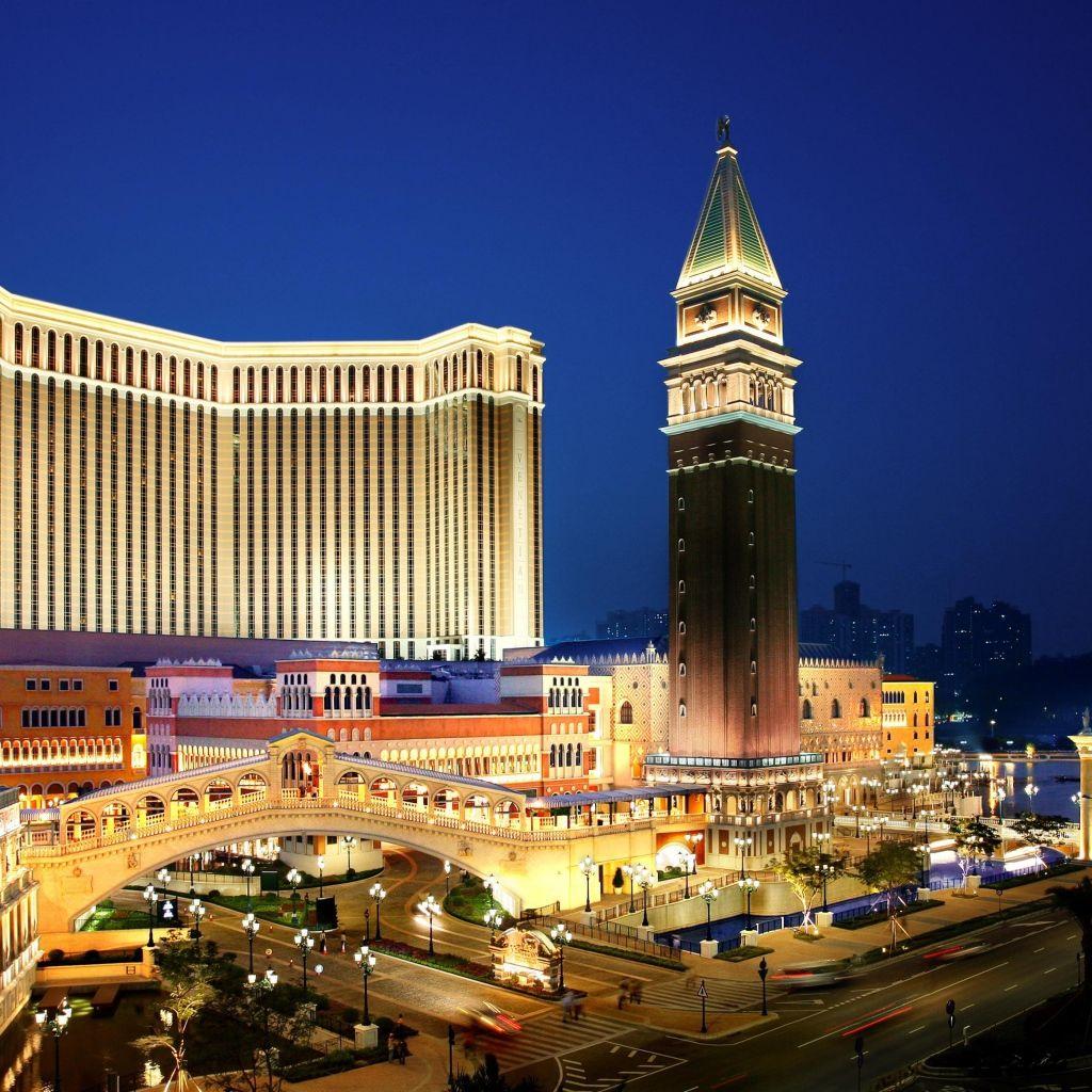 Hotel Venetian at night, Macau, China Desktop wallpapers