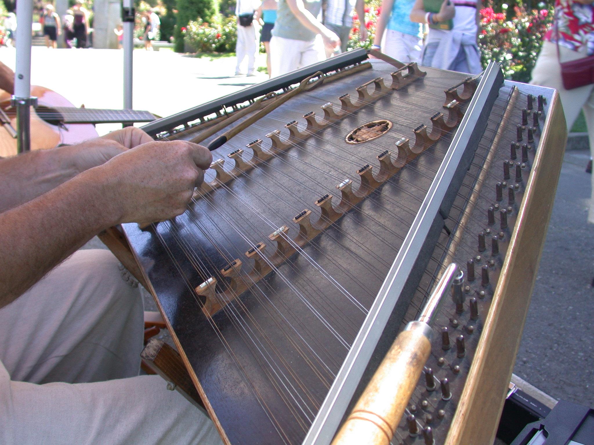 File:Hammered dulcimer