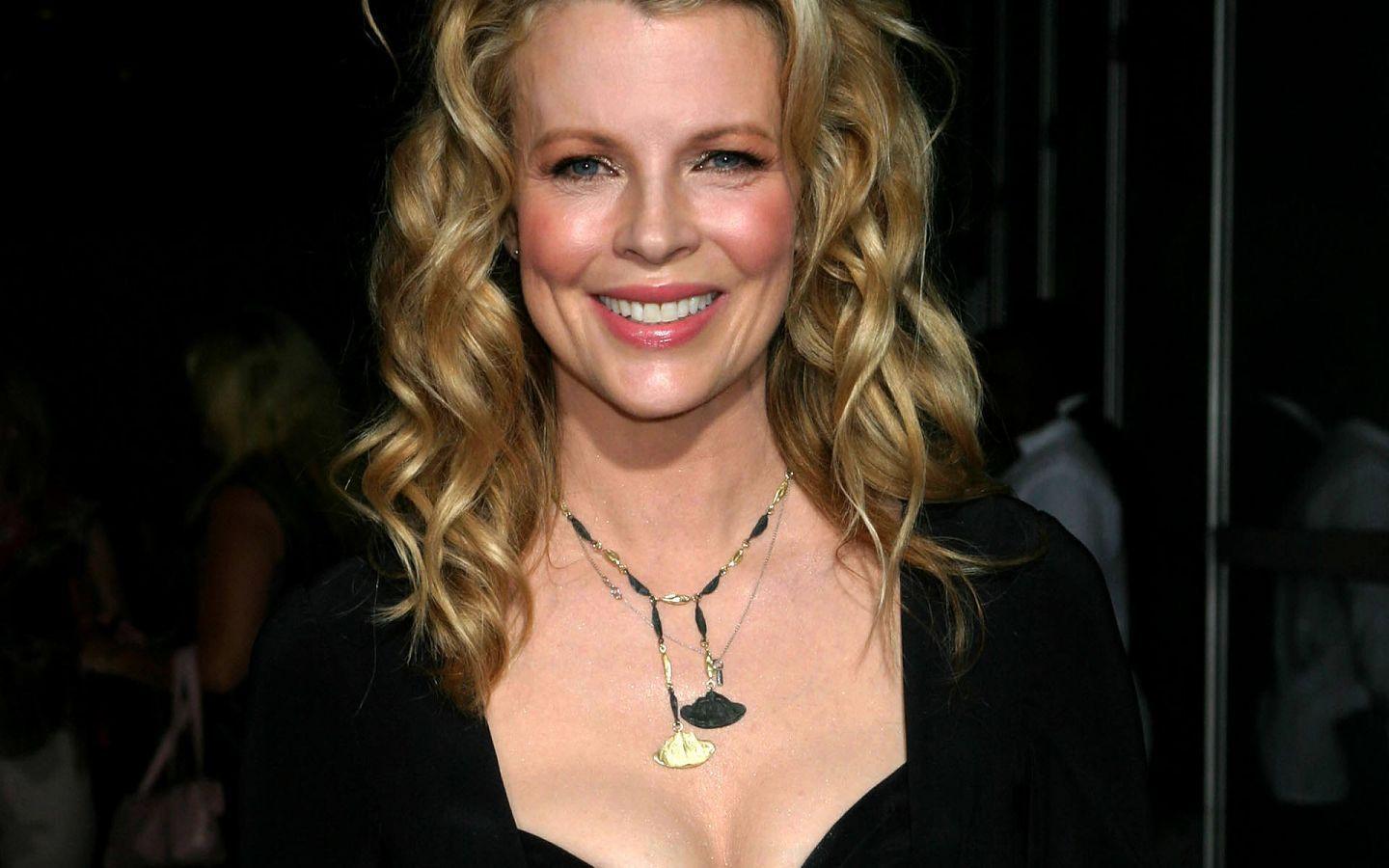 Kim Basinger Fashion