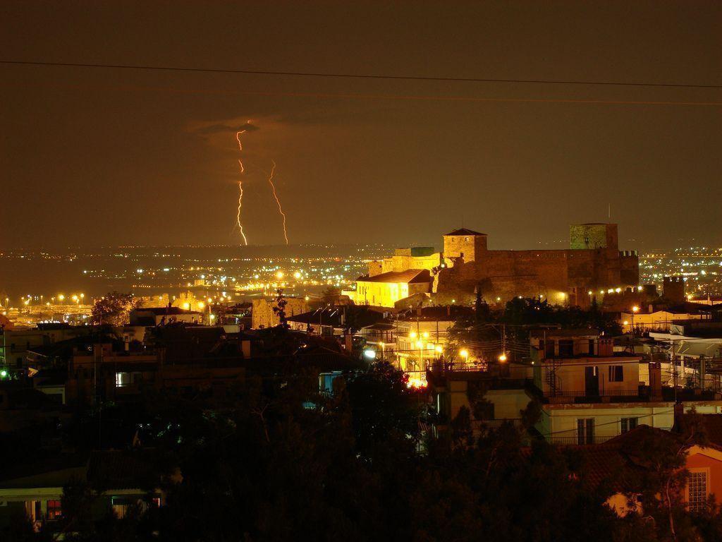 HD macedonia night lightning Wallpapers