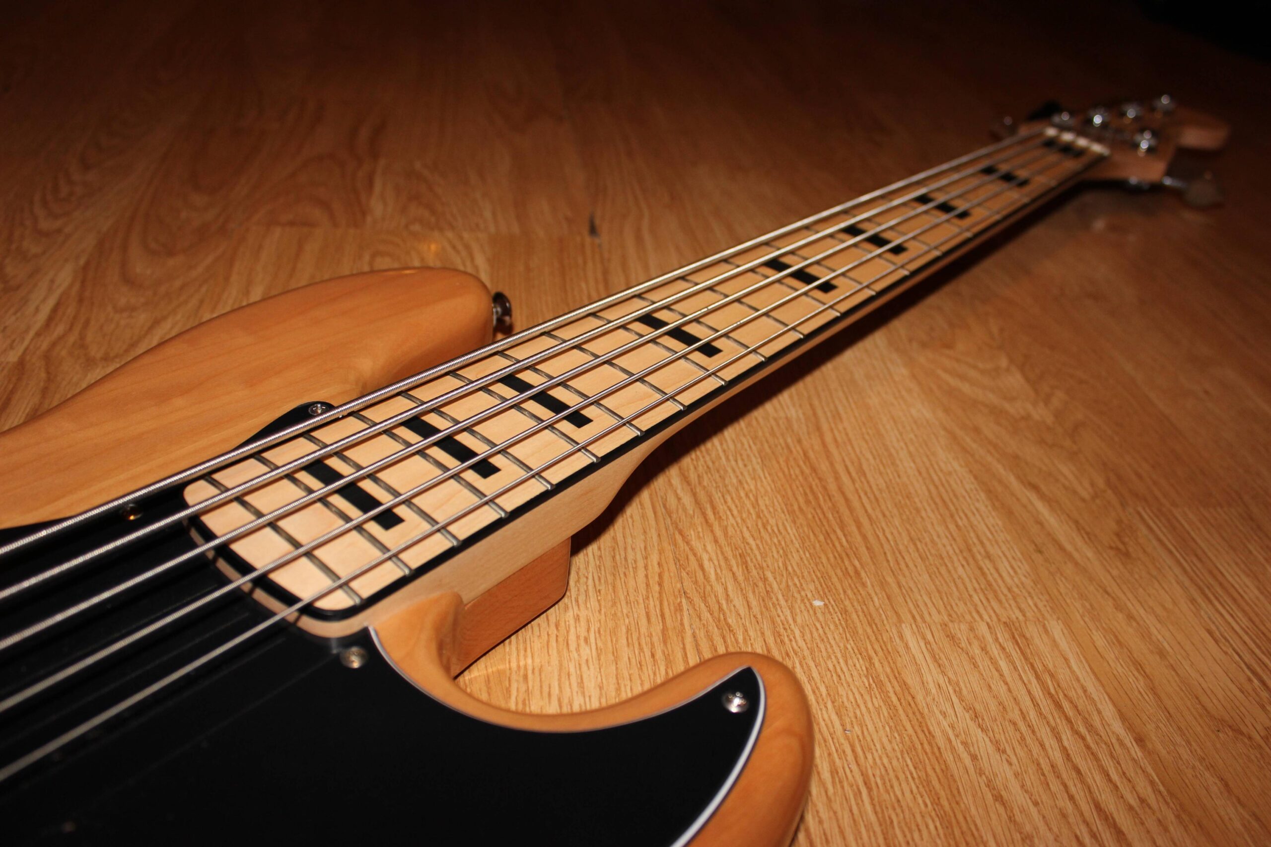 Wallpapers For > 6 String Bass Guitar Wallpapers