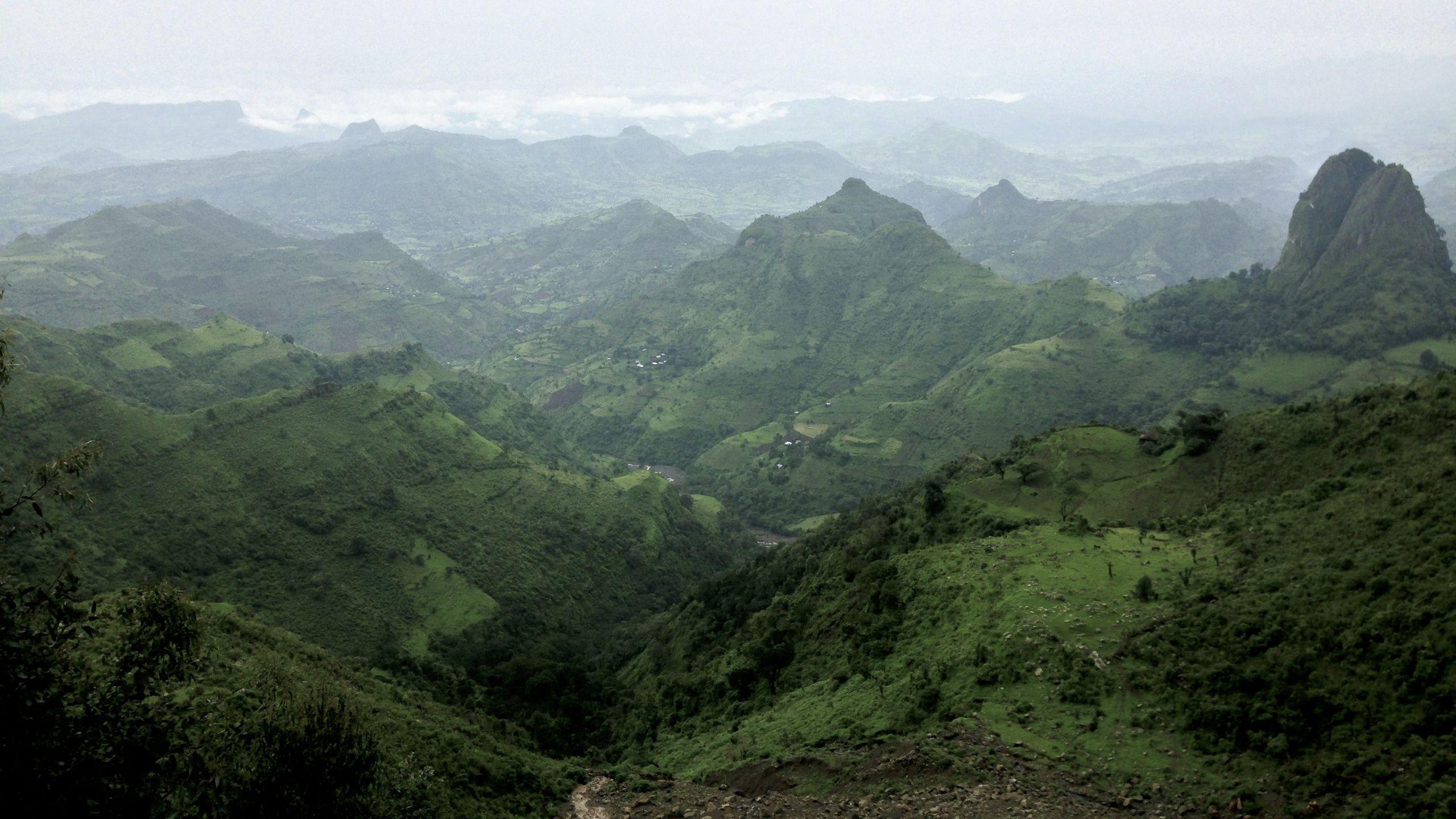 The beautiful Kosoye Mountains of Lalibela, Ethiopia ~ WQHD Wallpapers