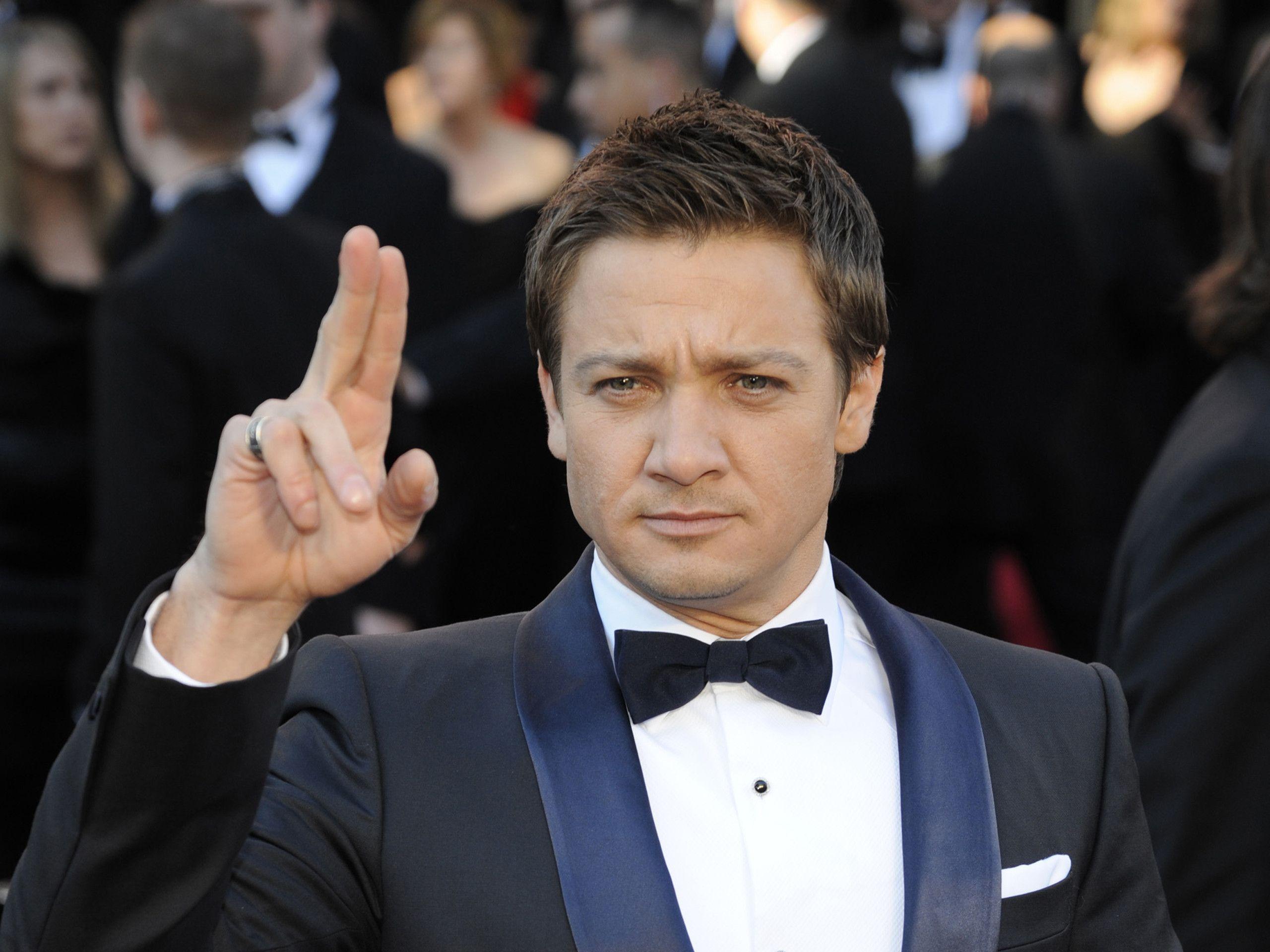 Jeremy Renner Wallpapers