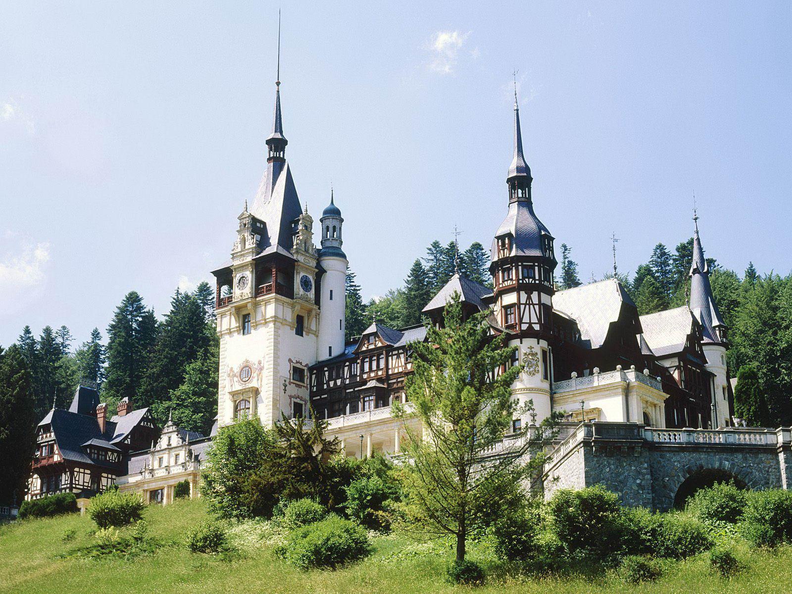 Peles castle Sinaia Transylvania Romania free desktop backgrounds