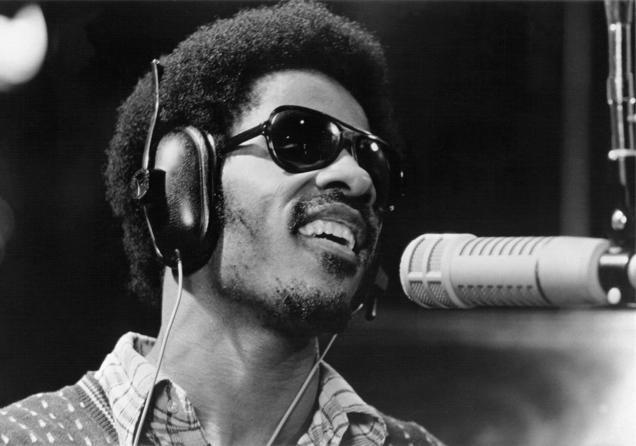 2 Stevie Wonder HD Wallpapers