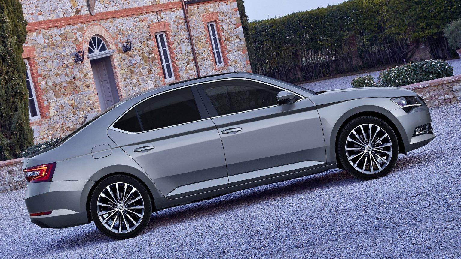 2019 Skoda Superb HD Wallpapers