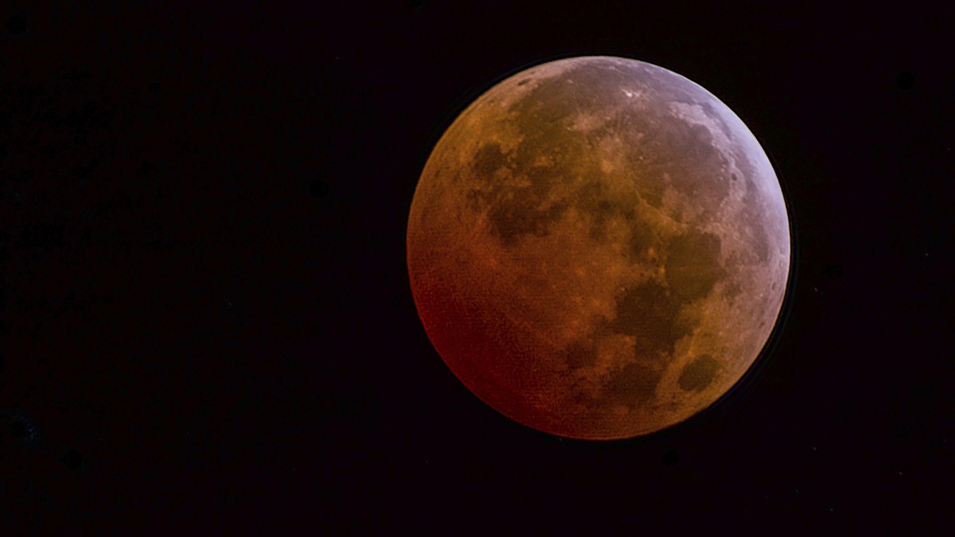 Supermoon total eclipse is essential viewing