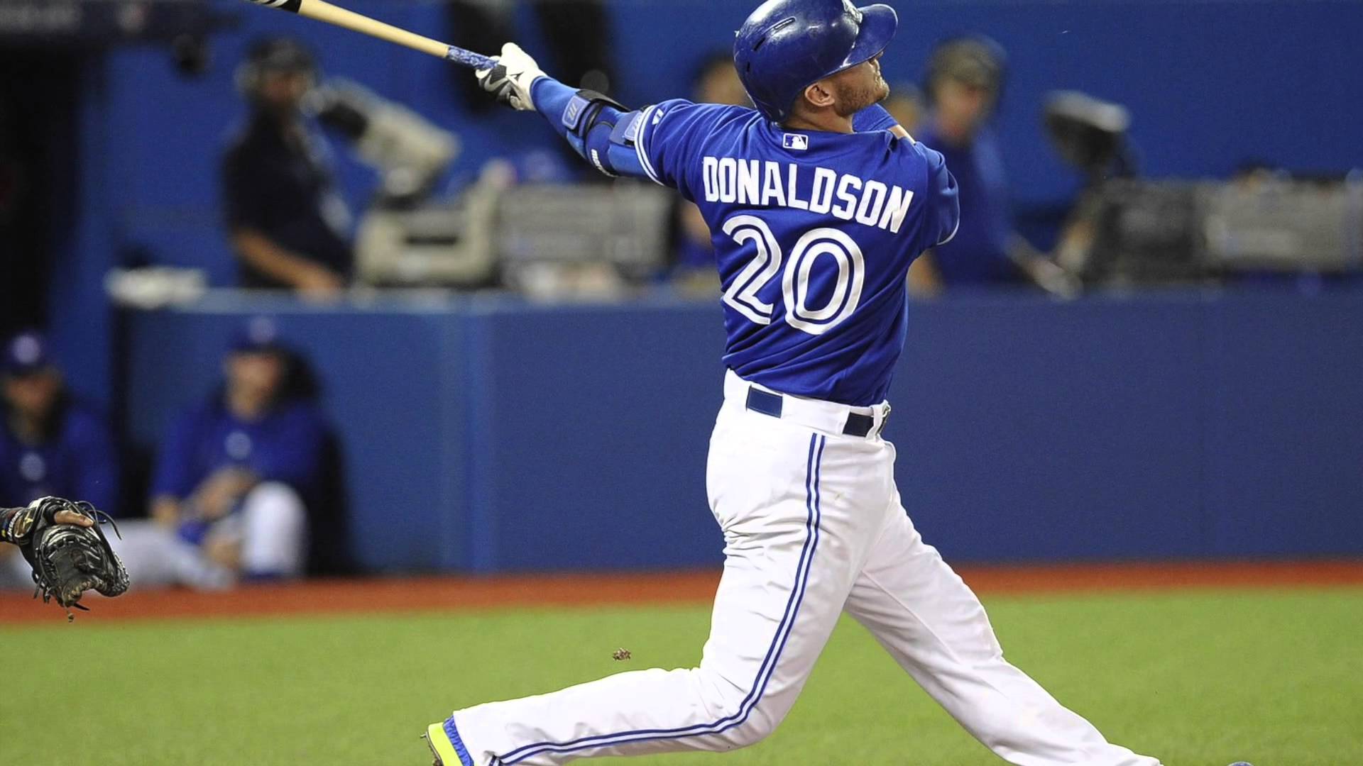 Josh Donaldson wins the 2015 AL MVP Award