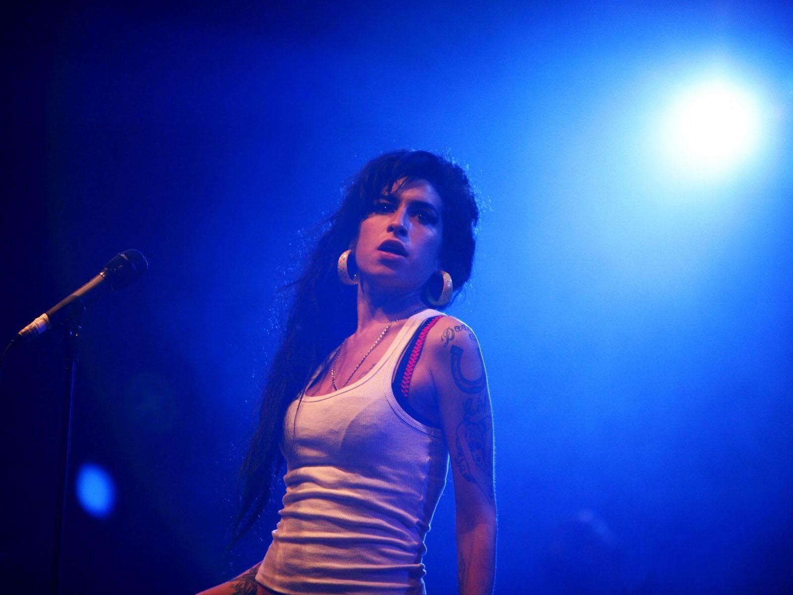 Amy Winehouse Wallpapers