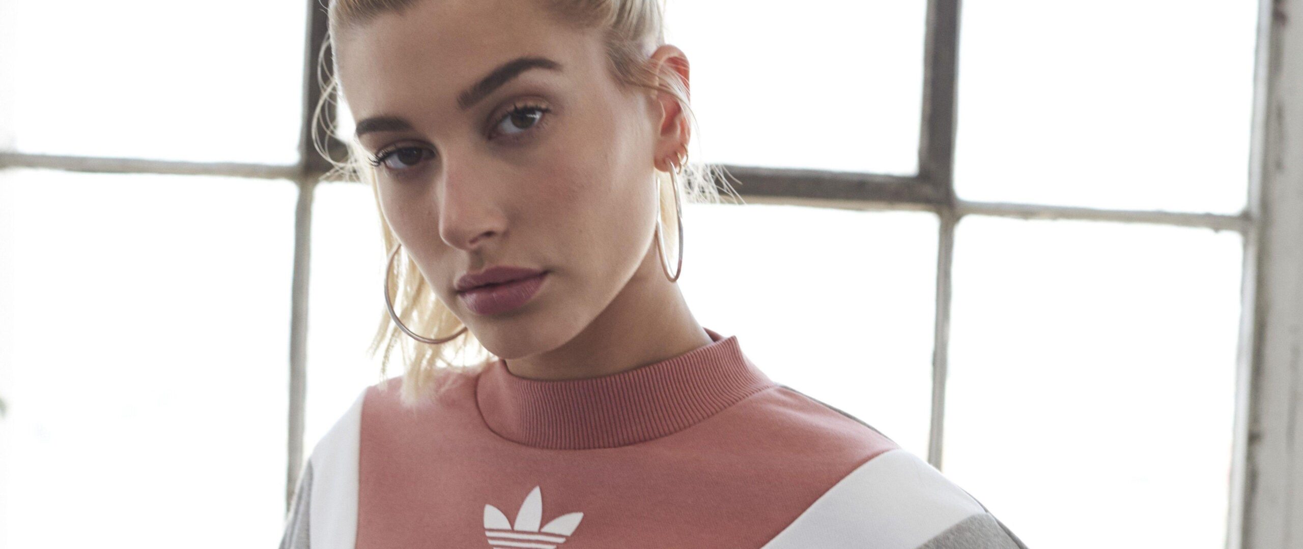 UW5K Hailey Baldwin Sportswear Wallpapers : Celebrity Wallpapers for