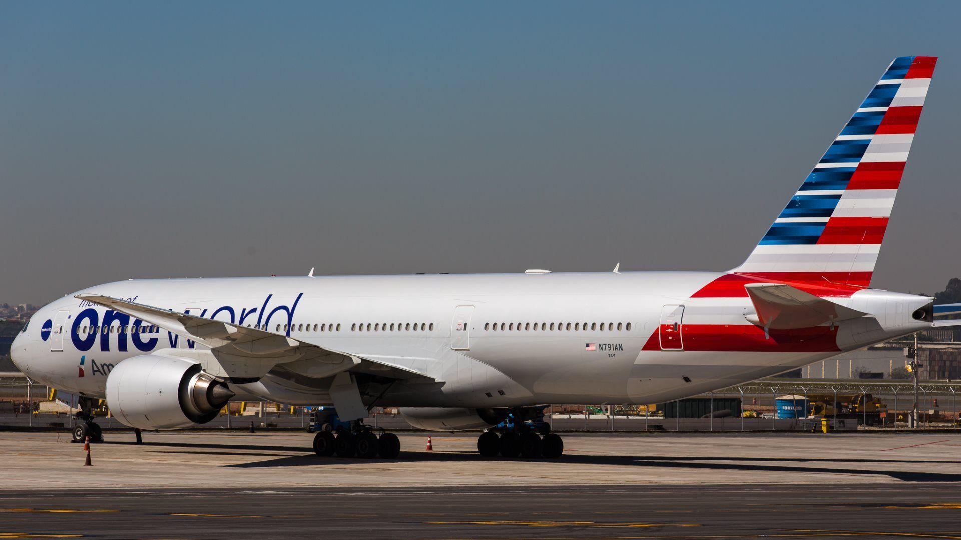 Boeing 777 and Boeing 747