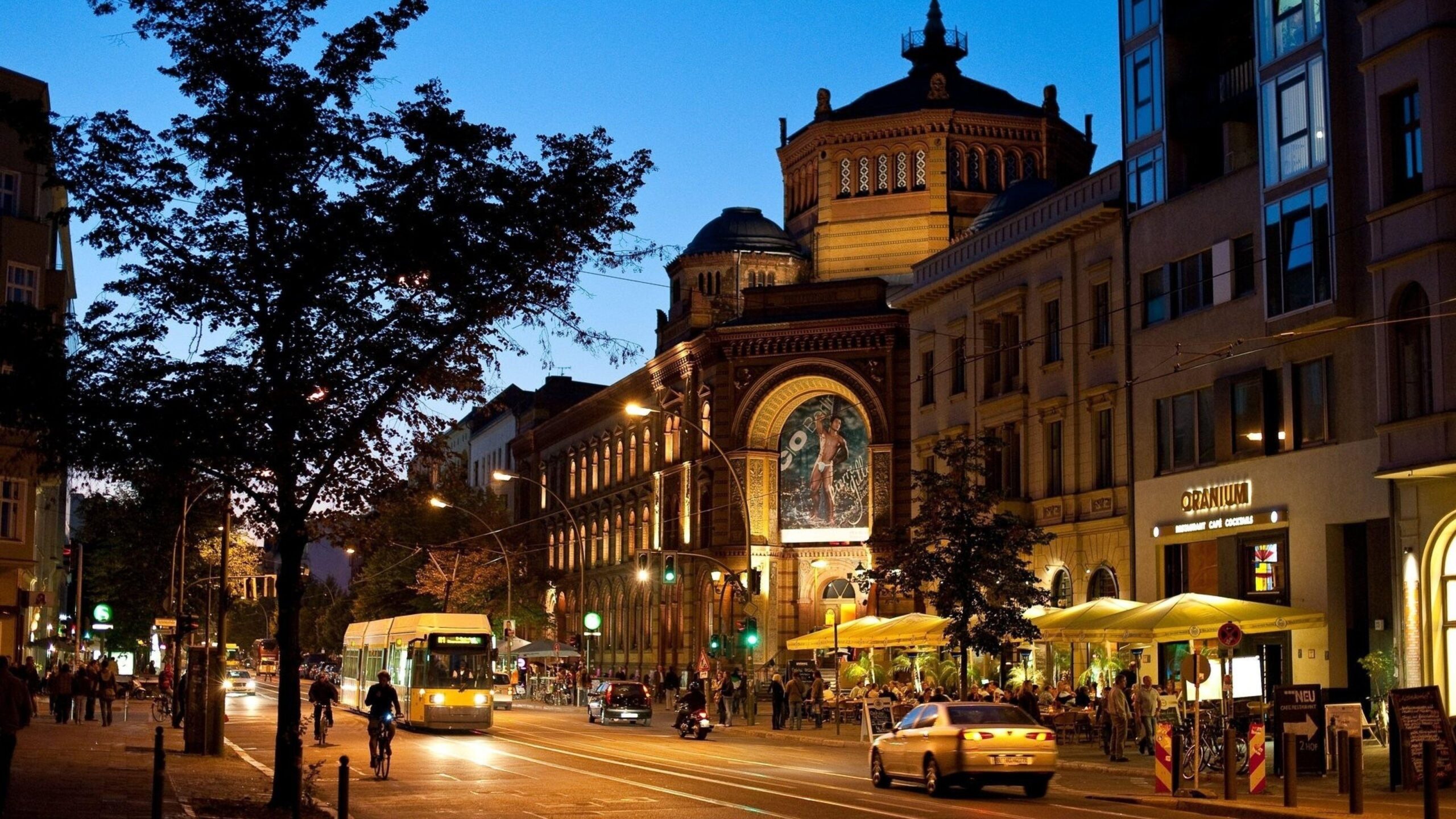 Download Wallpapers Barcelona, ​​city, Building, Street