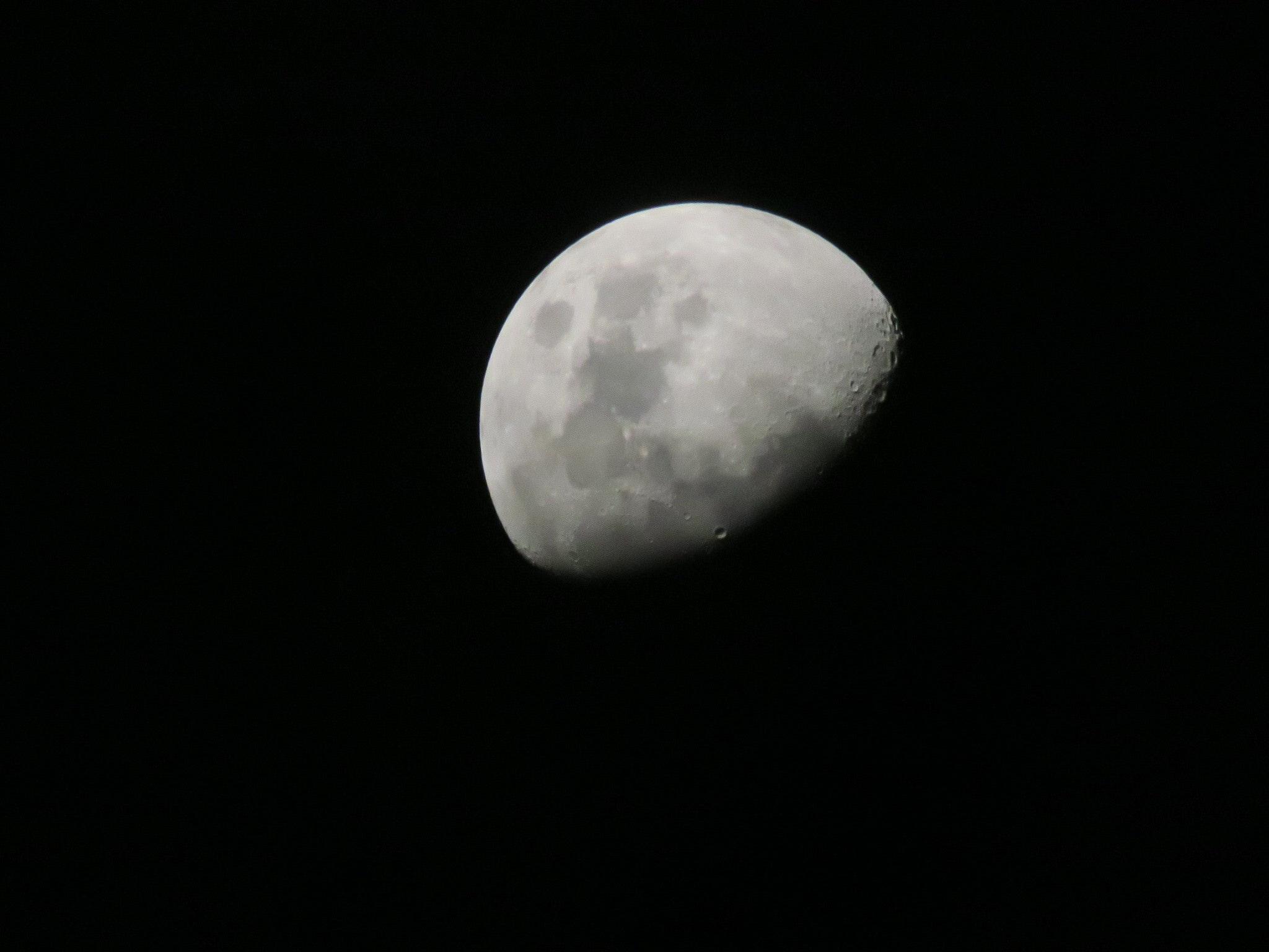 Free stock photo of Waxing Gibbous Moon