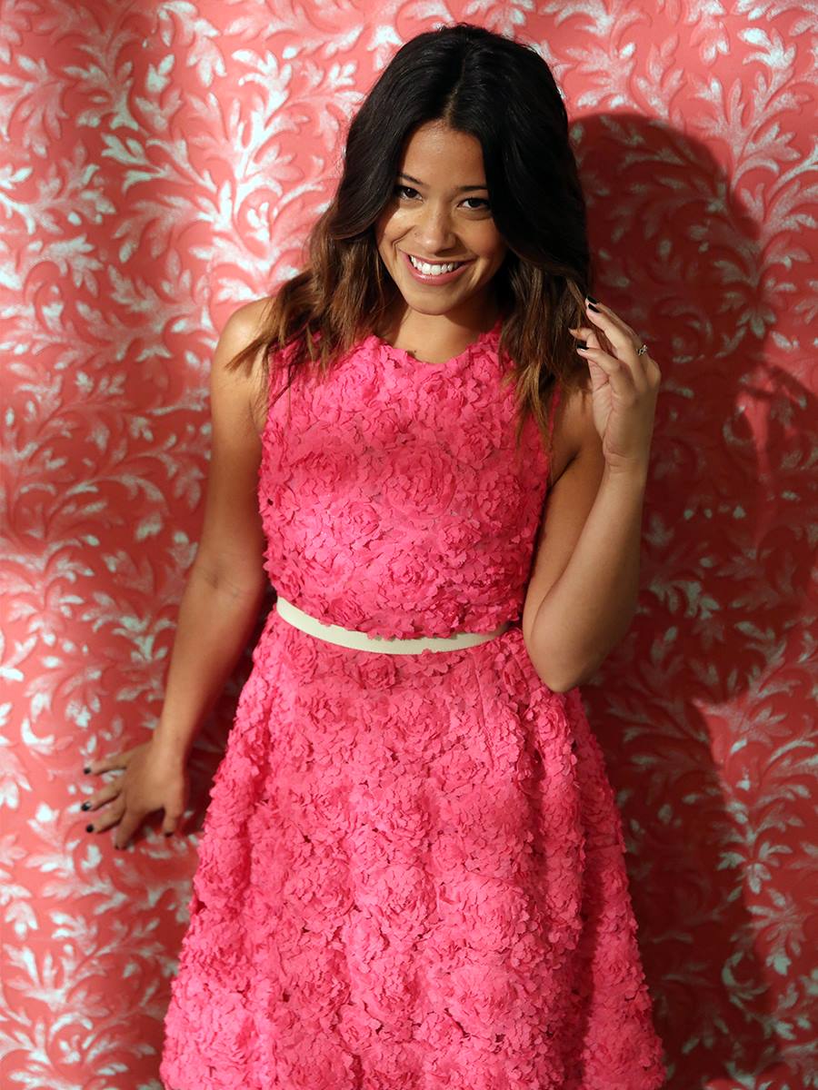 Gina Rodriguez: Jane The Virgin Season 1 Promos