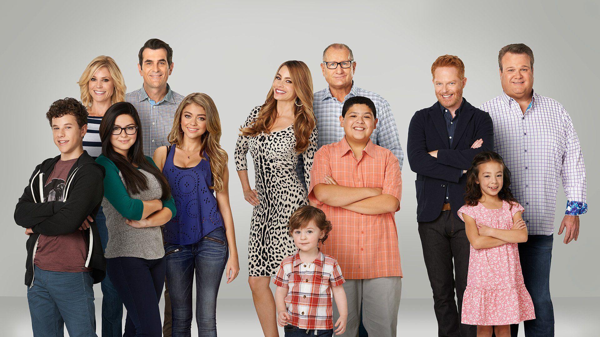 64 Modern Family HD Wallpapers