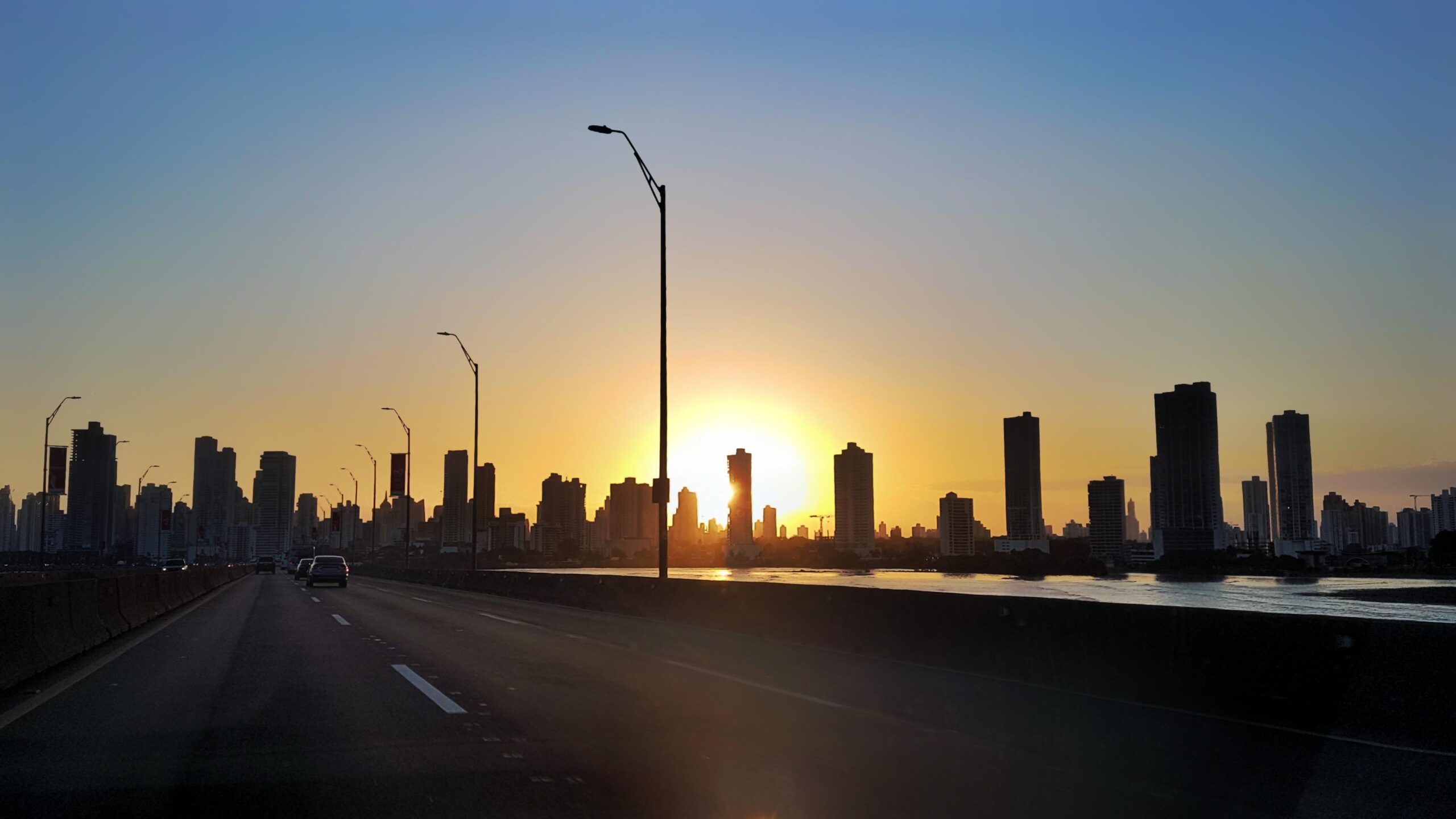 Driving into Panama city at sunset : wallpapers