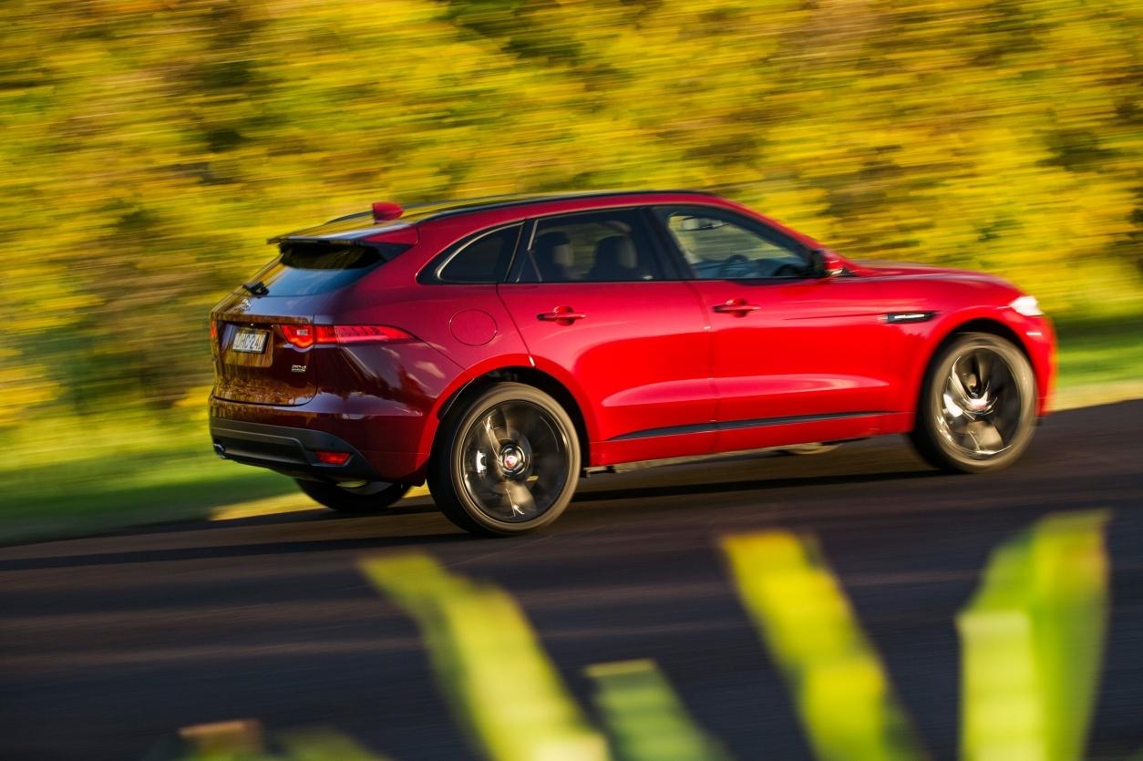 2019 Jaguar F Pace SVR Wallpapers