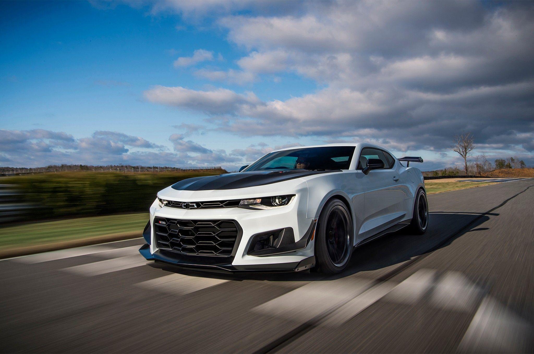 2018 Chevrolet Camaro ZL1 1LE White HD Wallpapers 679