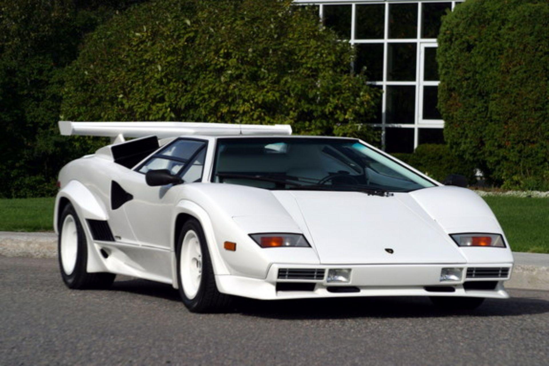 Lamborghini Countach Photos and Wallpapers