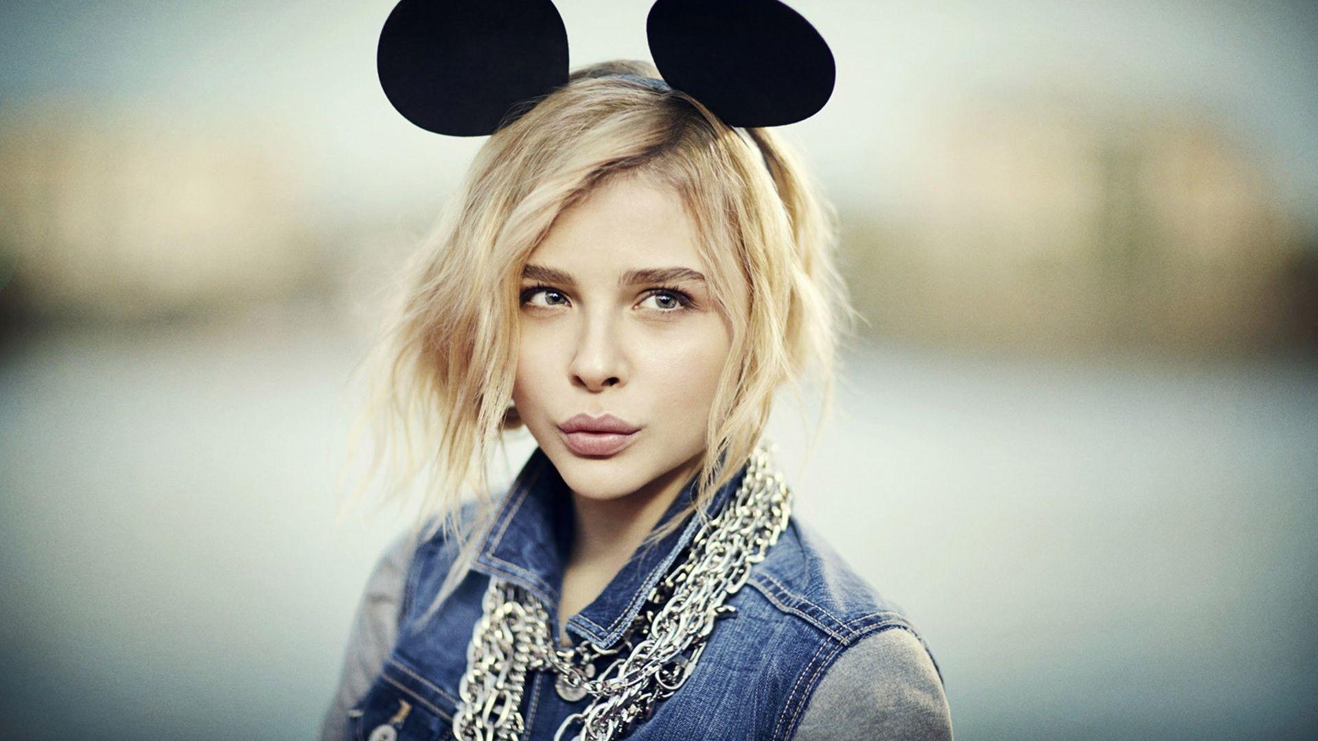 Cute Chloe Grace Moretz Wallpaper.