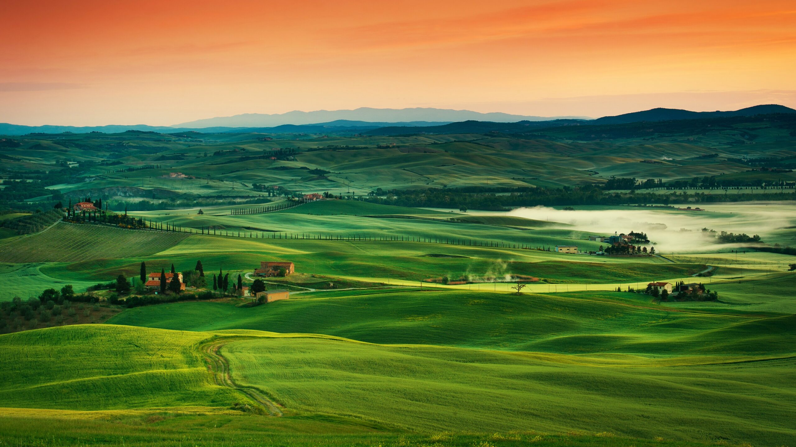 Rolling Countryside Of Tuscany, Italy 4K UltraHD Wallpapers