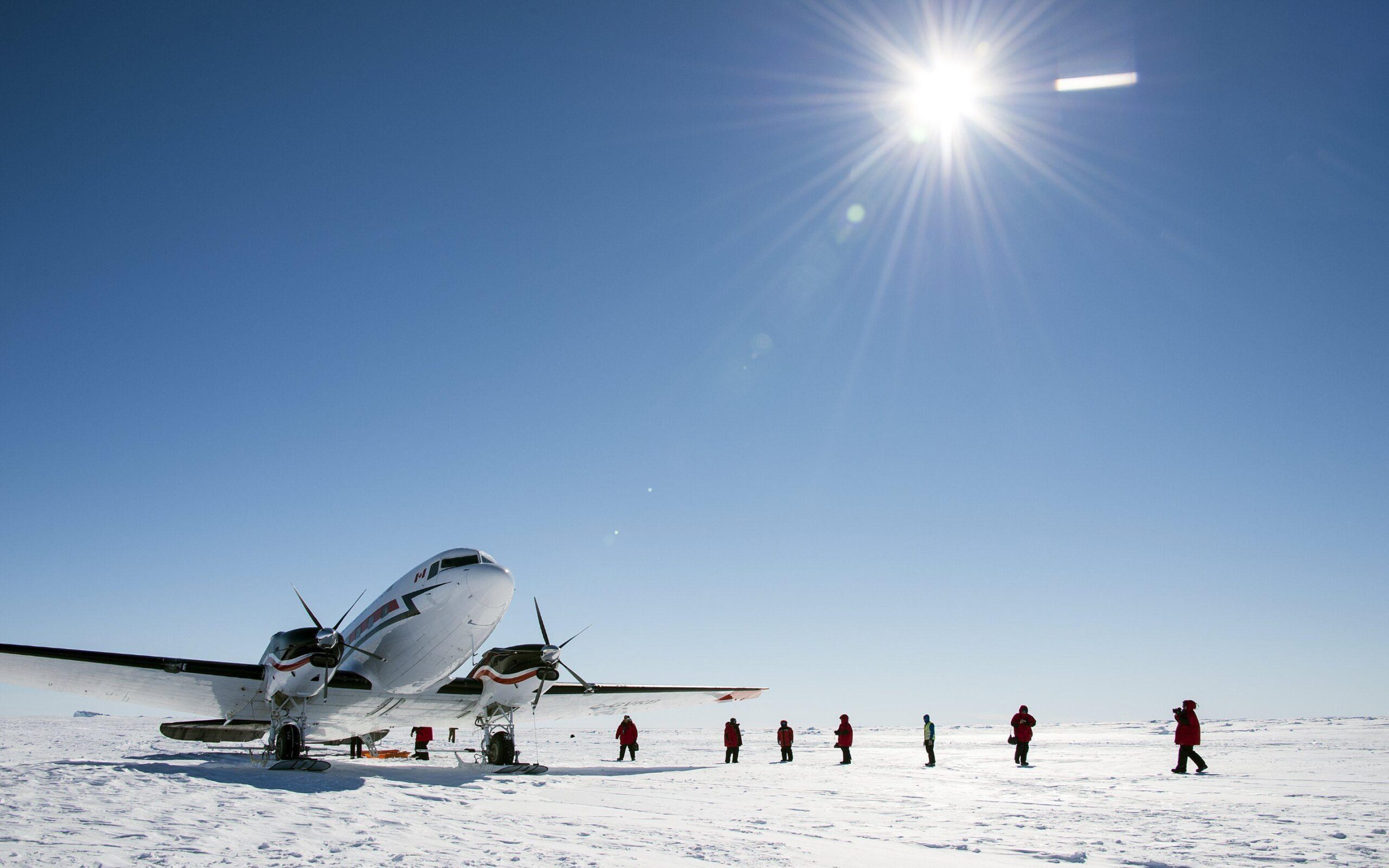 Trip through Antarctica Wallpapers in HD, 4K and wide sizes