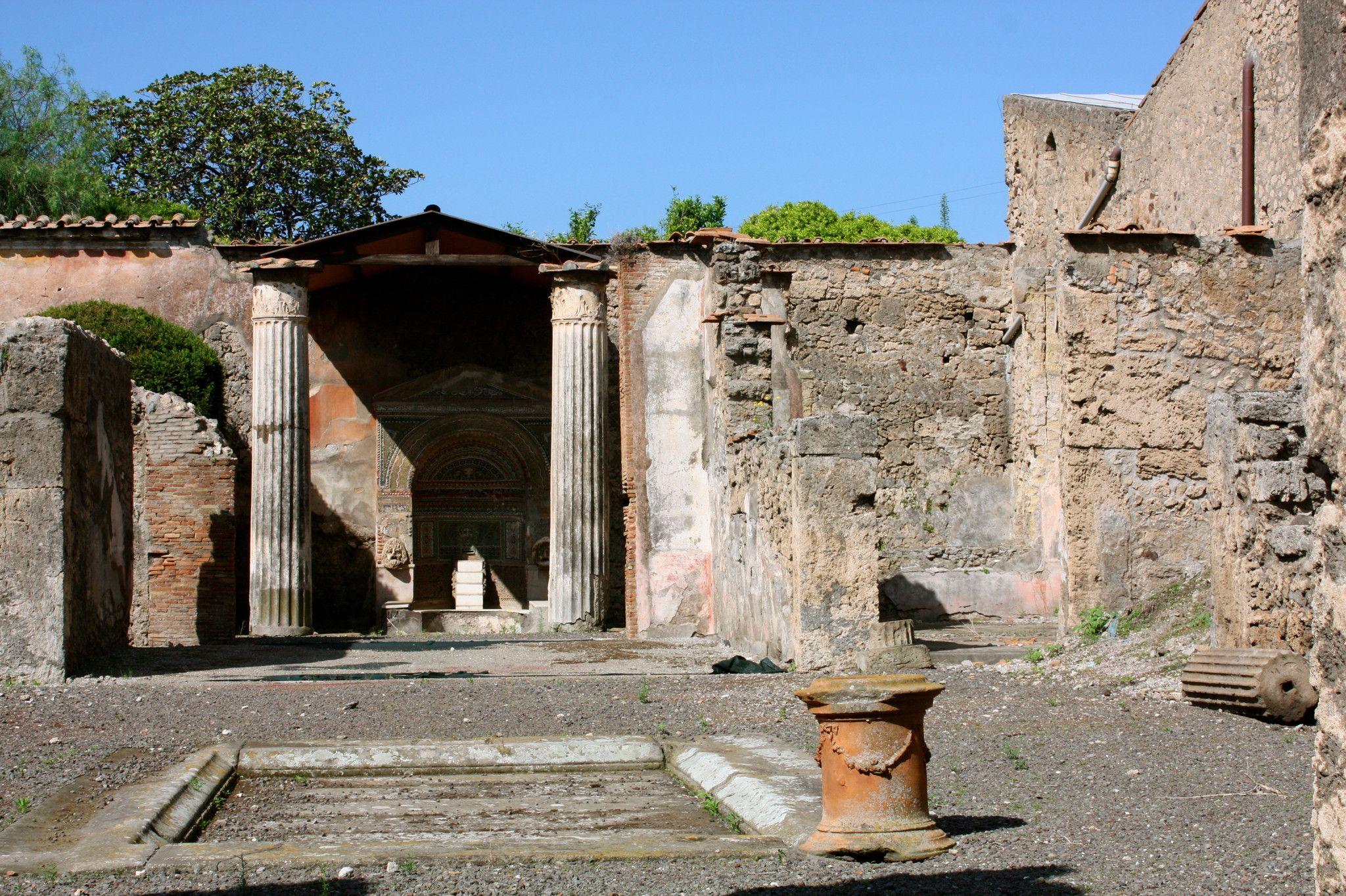 Ancient villa in Pompeii, Italy wallpapers and image