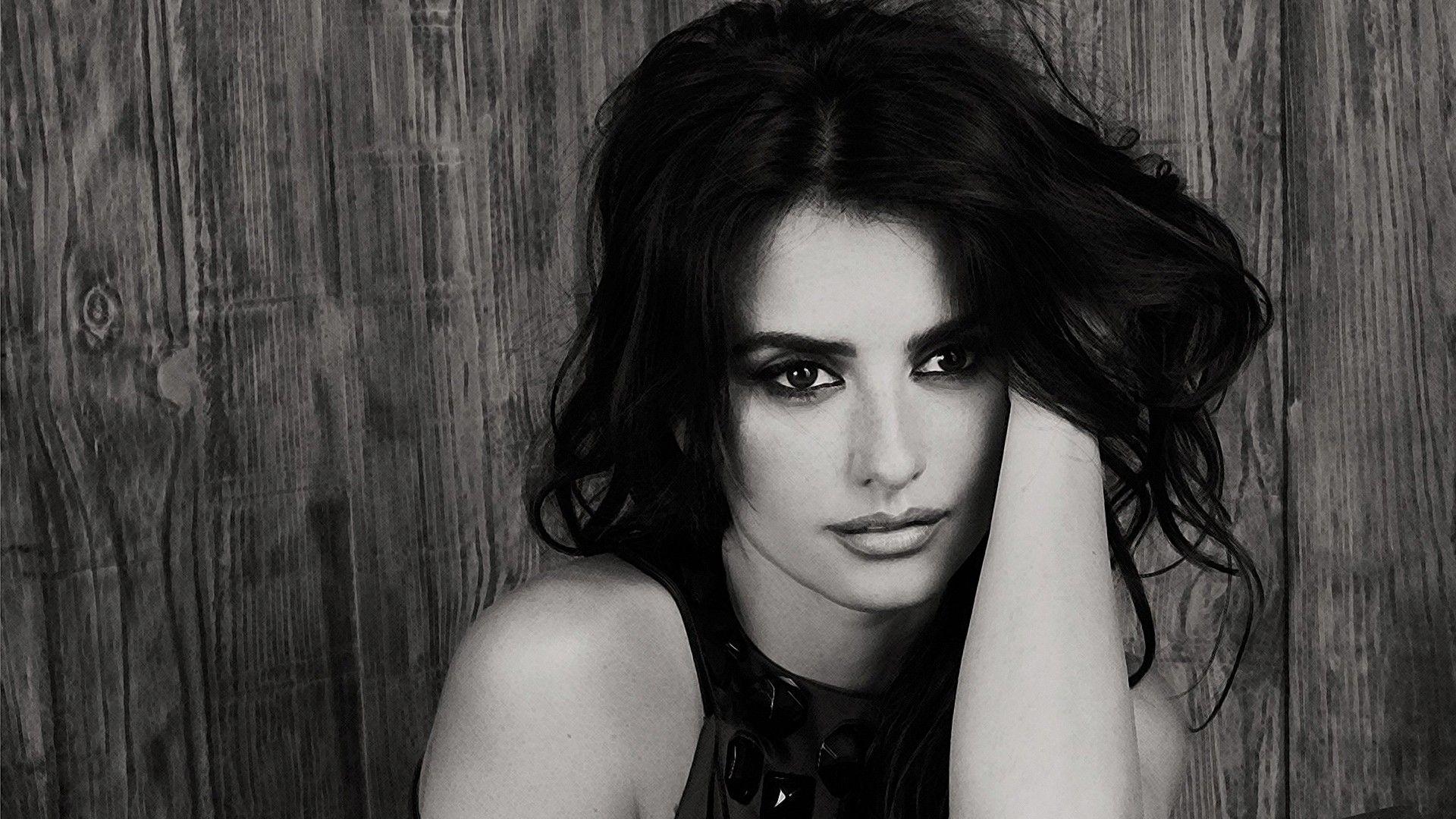 Penelope Cruz Black and White Wallpapers