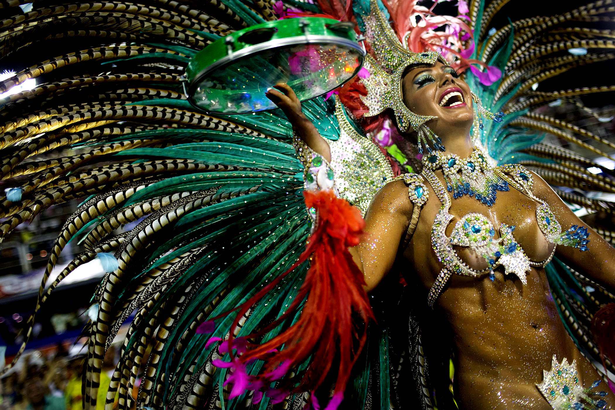 A performer at Carnival in Rio de Janeiro [] : HumanPorn