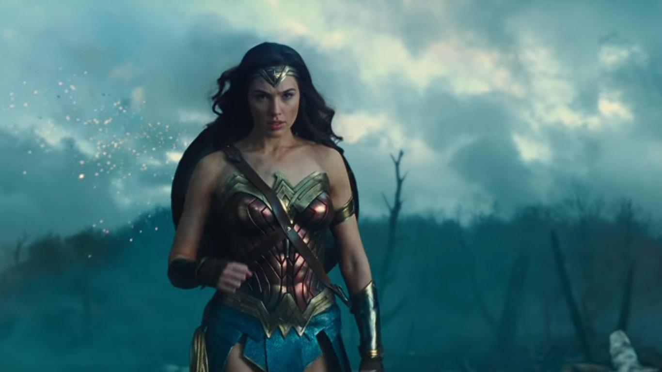 Wonder Woman’s Golden New Costume – Wonder Woman 1984 News