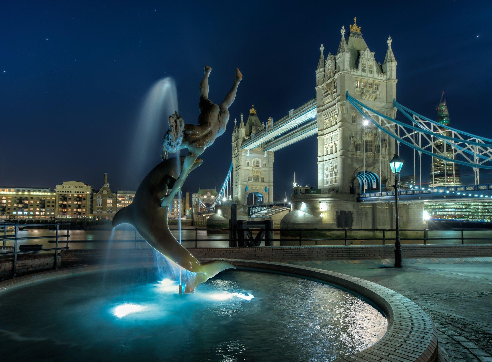 Tower Bridge Photo/