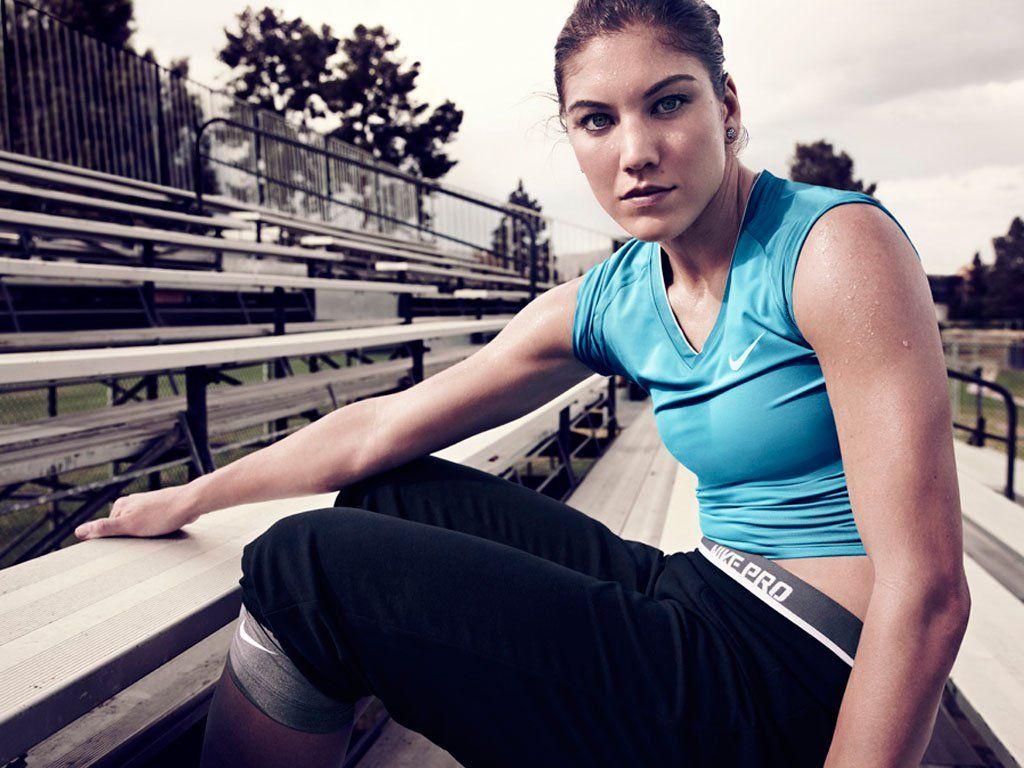 30 Hot Photos Of Sexiest Goalkeeper Of USA Hope Solo