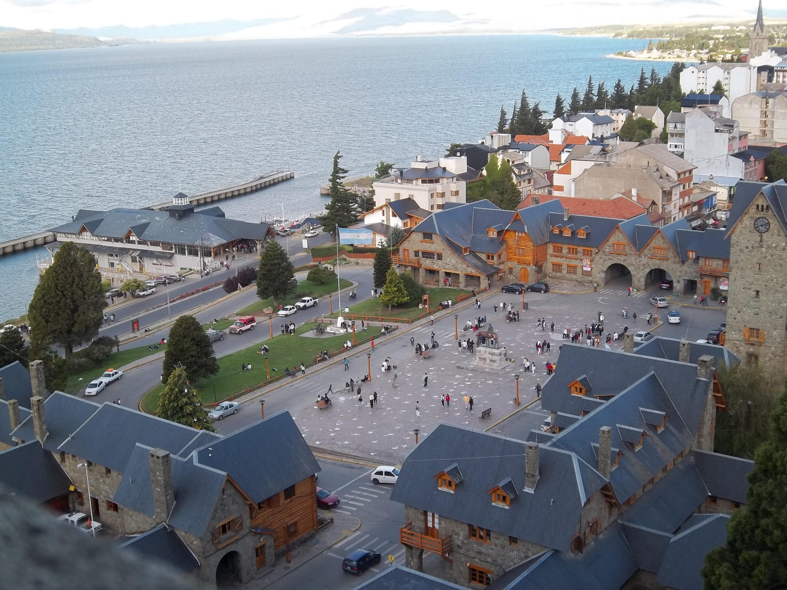 File:Centro Cívico y Puerto San Carlos en Bariloche