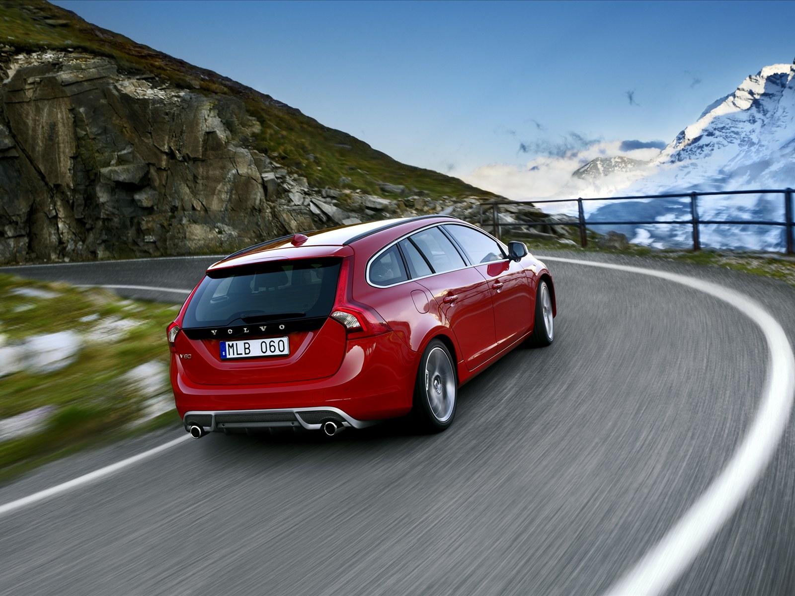 Volvo V60 R