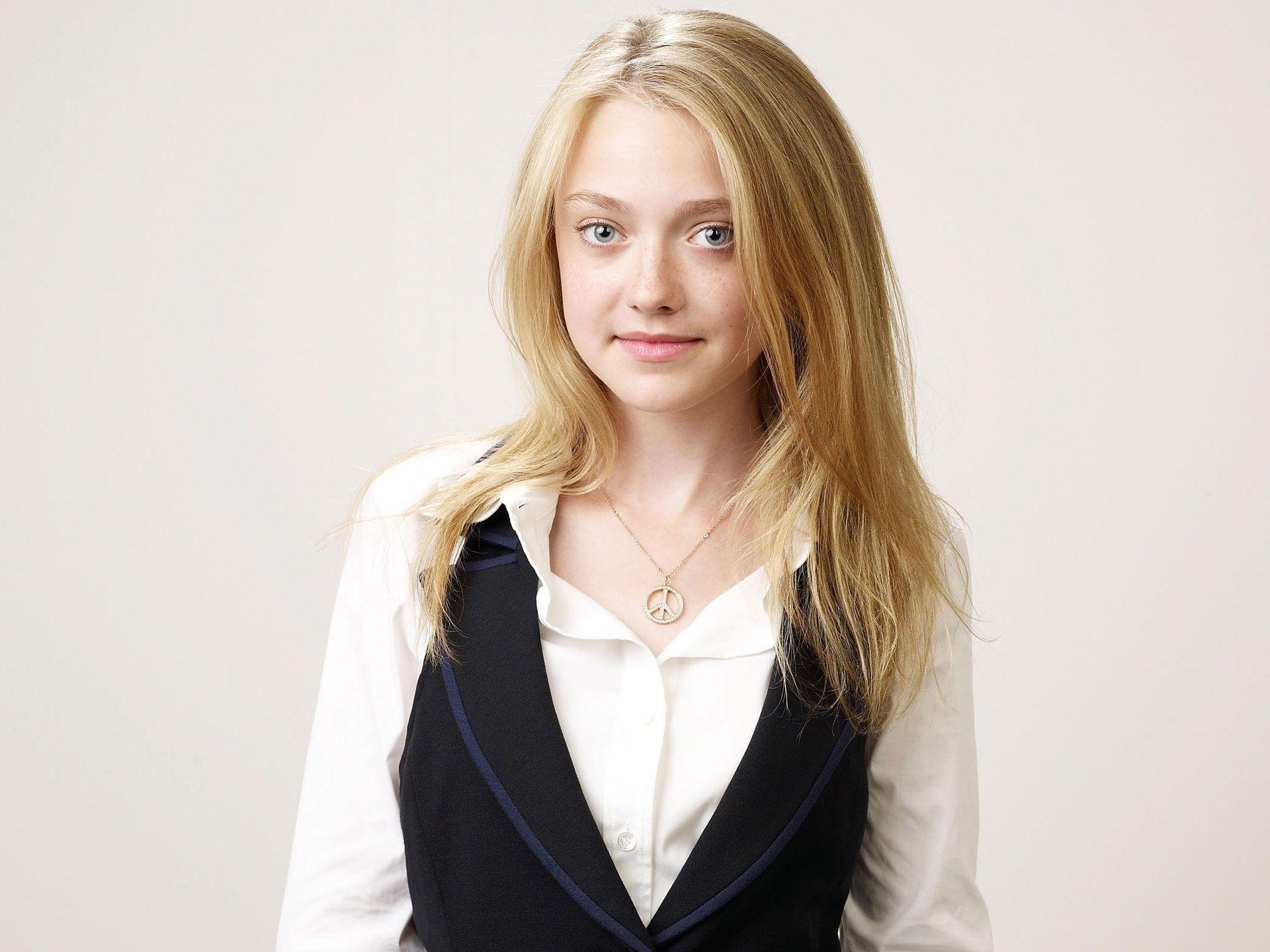 Dakota Fanning Wallpapers