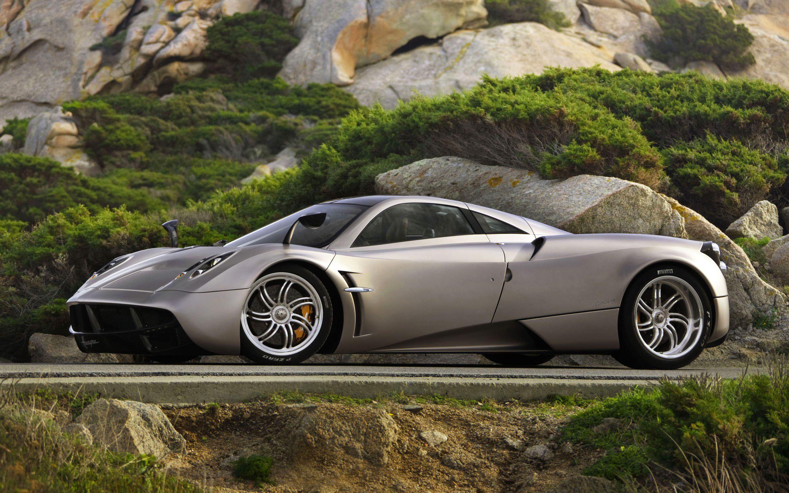 Daily Wallpaper: Pagani Huayra