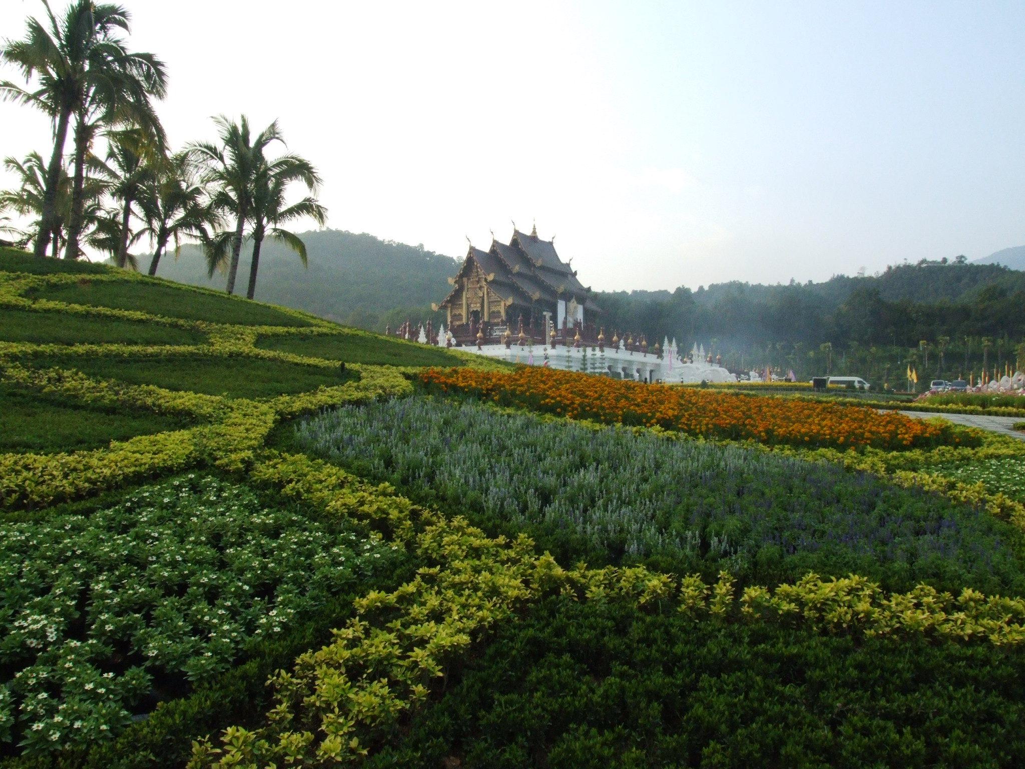 Garden in the resort of Chiang Mai, Thailand wallpapers and image