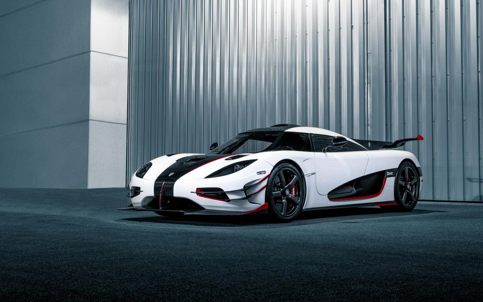 4k resolution wallpapers of the Koenigsegg Agera RS in white with