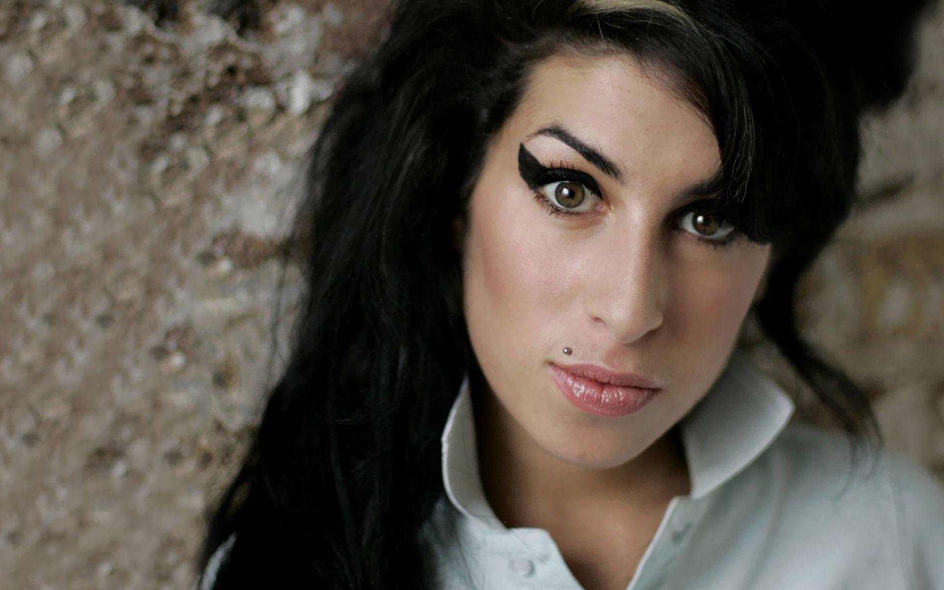 Amy Winehouse Wallpapers 32913 ~ HDWallSource