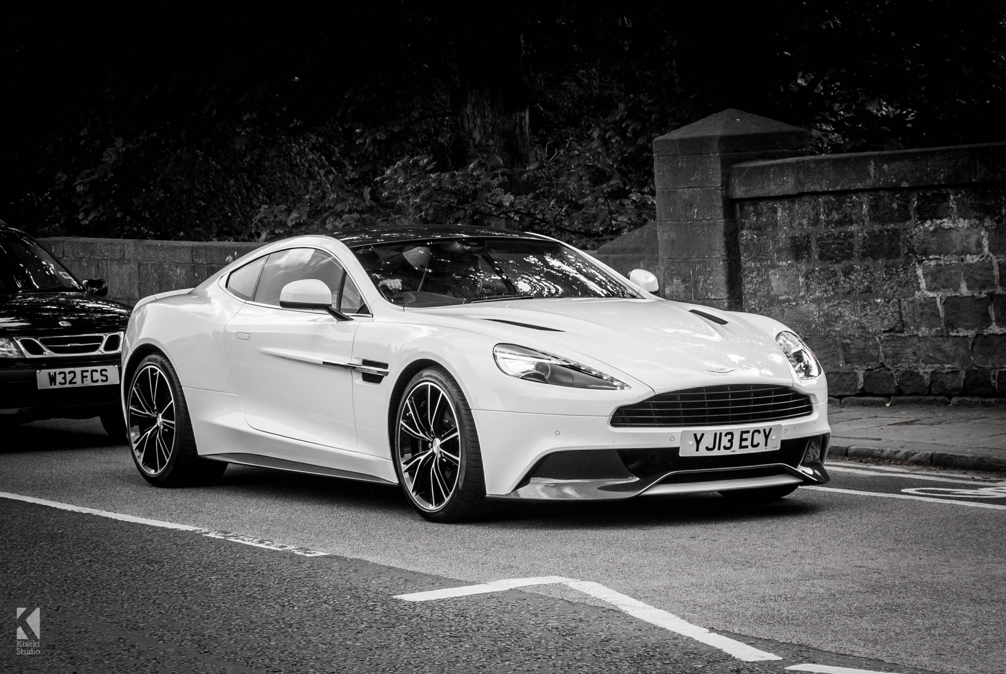 Aston Martin Vanquish 2015 Wallpapers