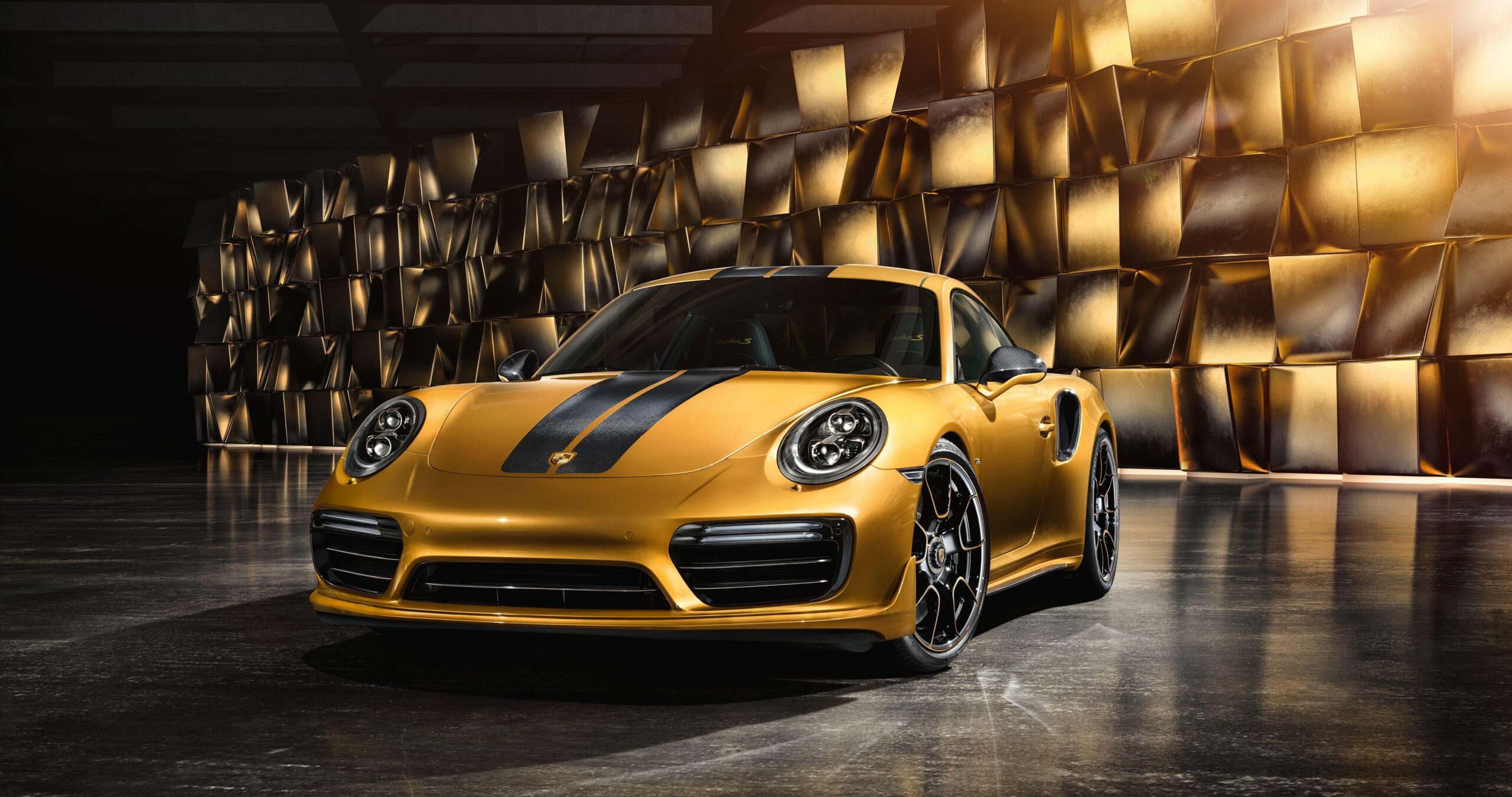 Download 14 Porsche 911 Turbo S Wallpapers