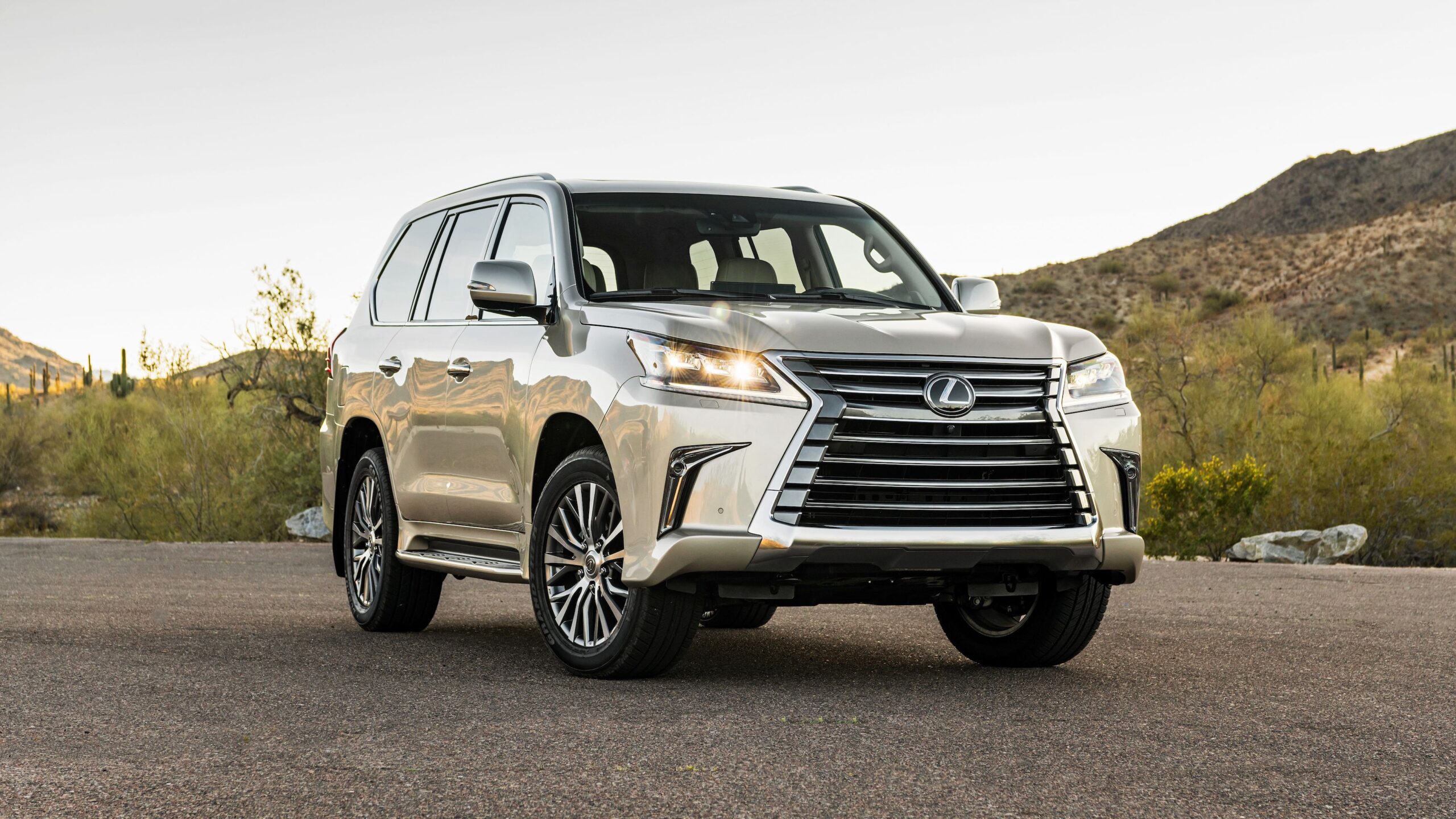 2018 Lexus LX 570 Two Row Wallpapers